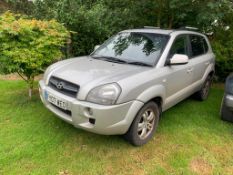 2007/07 REG HYUNDAI TUCSON LIMITED 2.0 DIESEL SILVER MANUAL ESTATE, SHOWING 3 FORMER KEEPERS *NO VAT