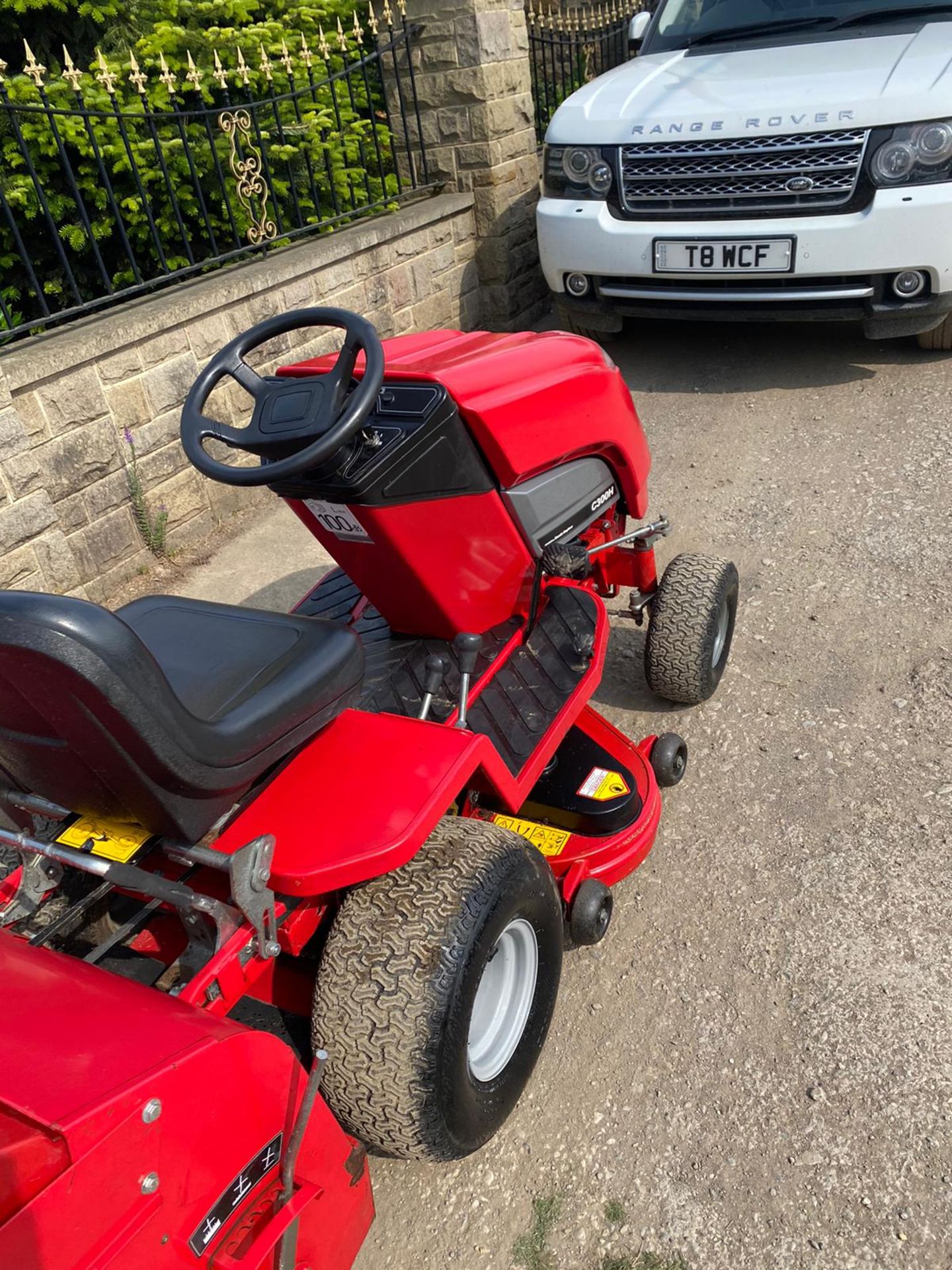 COUNTAX C300H RIDE ON LAWN MOWER, RUNS, WORKS AND CUTS WELL, IN GOOD CONDITION *NO VAT* - Image 6 of 6
