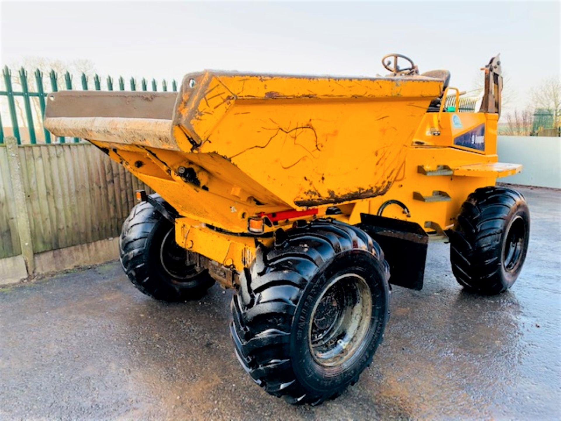 THWAITES 9 TONNE SWIVEL TIP MACH 698 DUMPER, YEAR 2015, 1716 HOURS, GOOD TYRES, CE MARKED *PLUS VAT* - Image 3 of 12