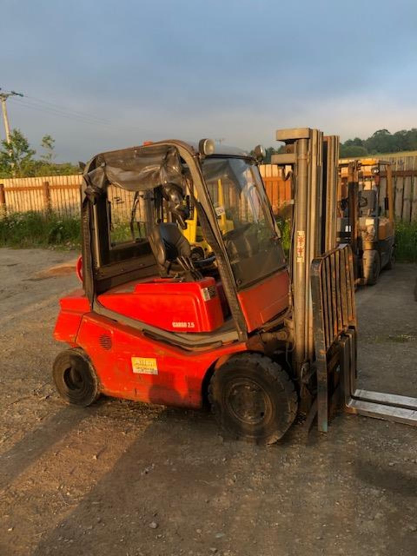 2002 CESAB 2.5 TON FORK LIFT TRUCK