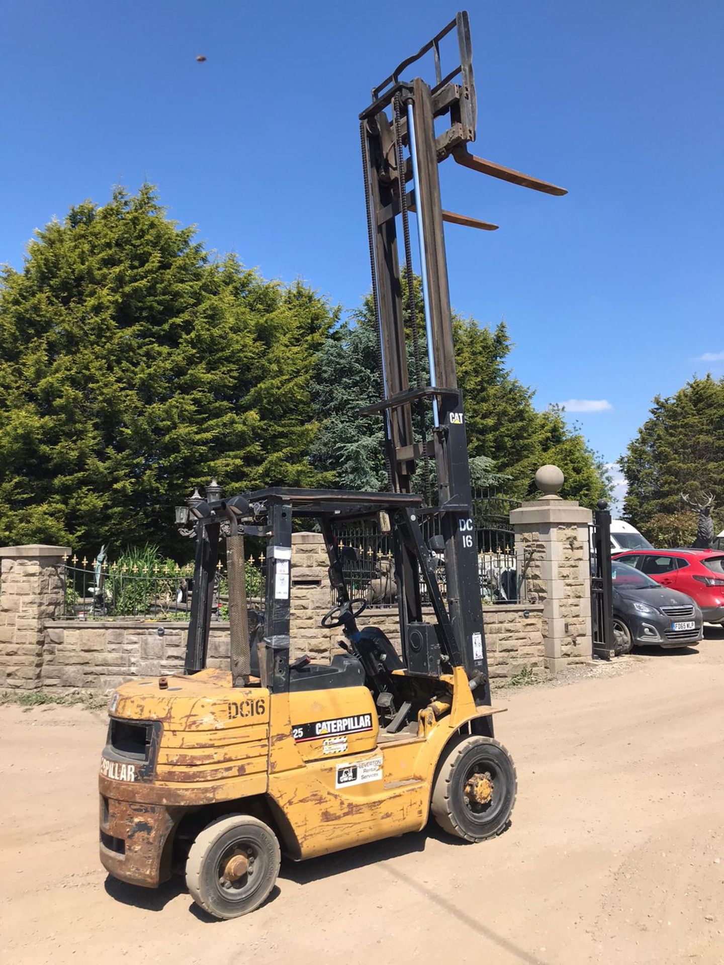 CATERPILLAR 25 FORKLIFT, 2.5 TONNE, SIDE SHIFT, RUNS, DRIVES AND LIFTS *PLUS VAT* - Image 3 of 5