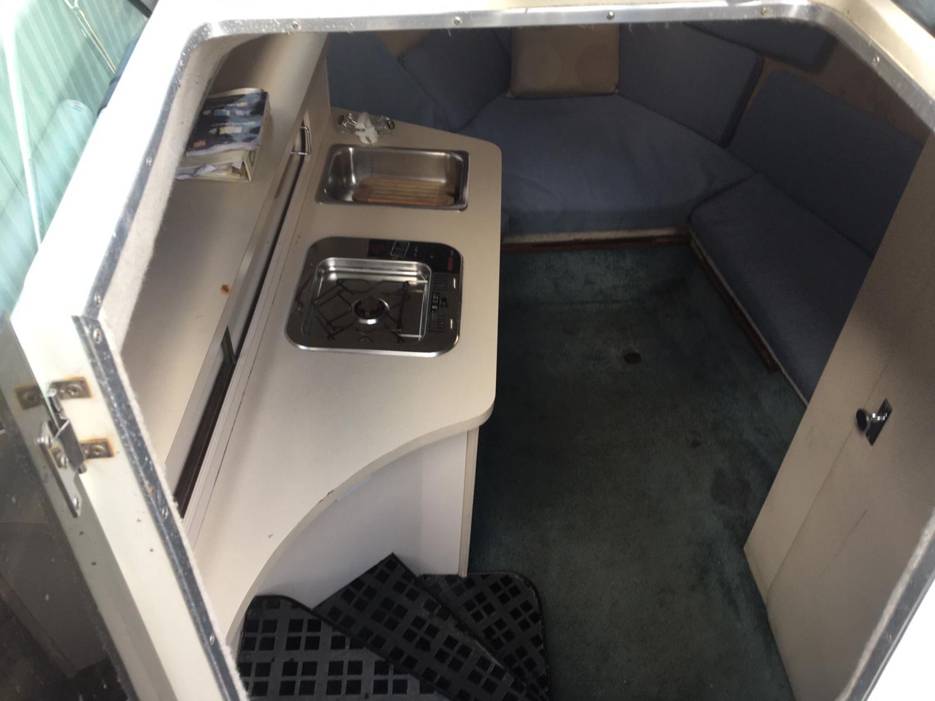 CARVER MONTEGO TEMPUS FUGIT BOAT, VOLVO 4 CYLINDER PENTERA, 4 BIRTH, GPS/ LOG, HOB, STOVE *NO VAT* - Image 14 of 21