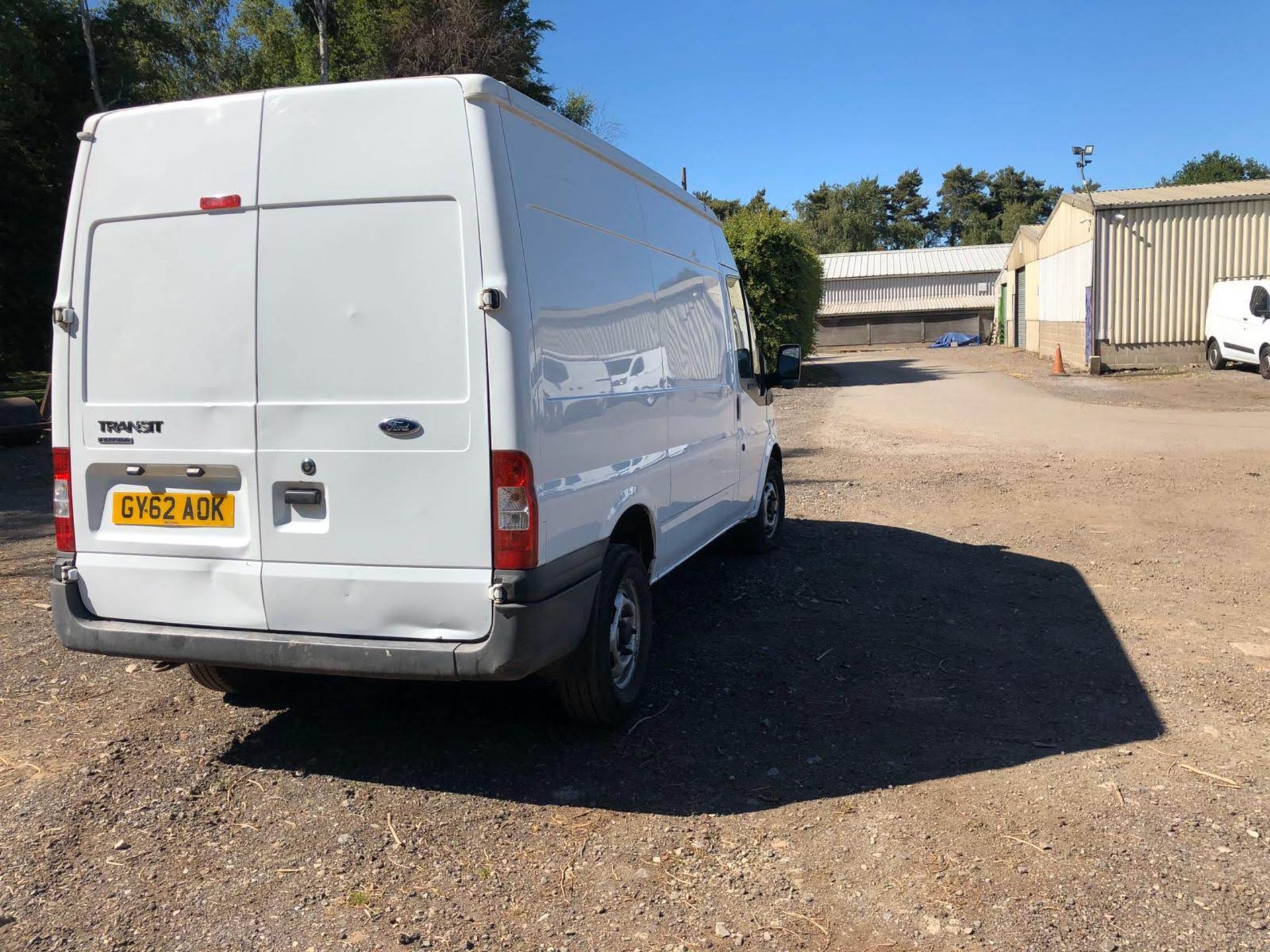 2012/62 REG FORD TRANSIT 100 T350M RWD 2.2 DIESEL WHITE PANEL VAN, SHOWING 1 FORMER KEEPER - Image 6 of 9