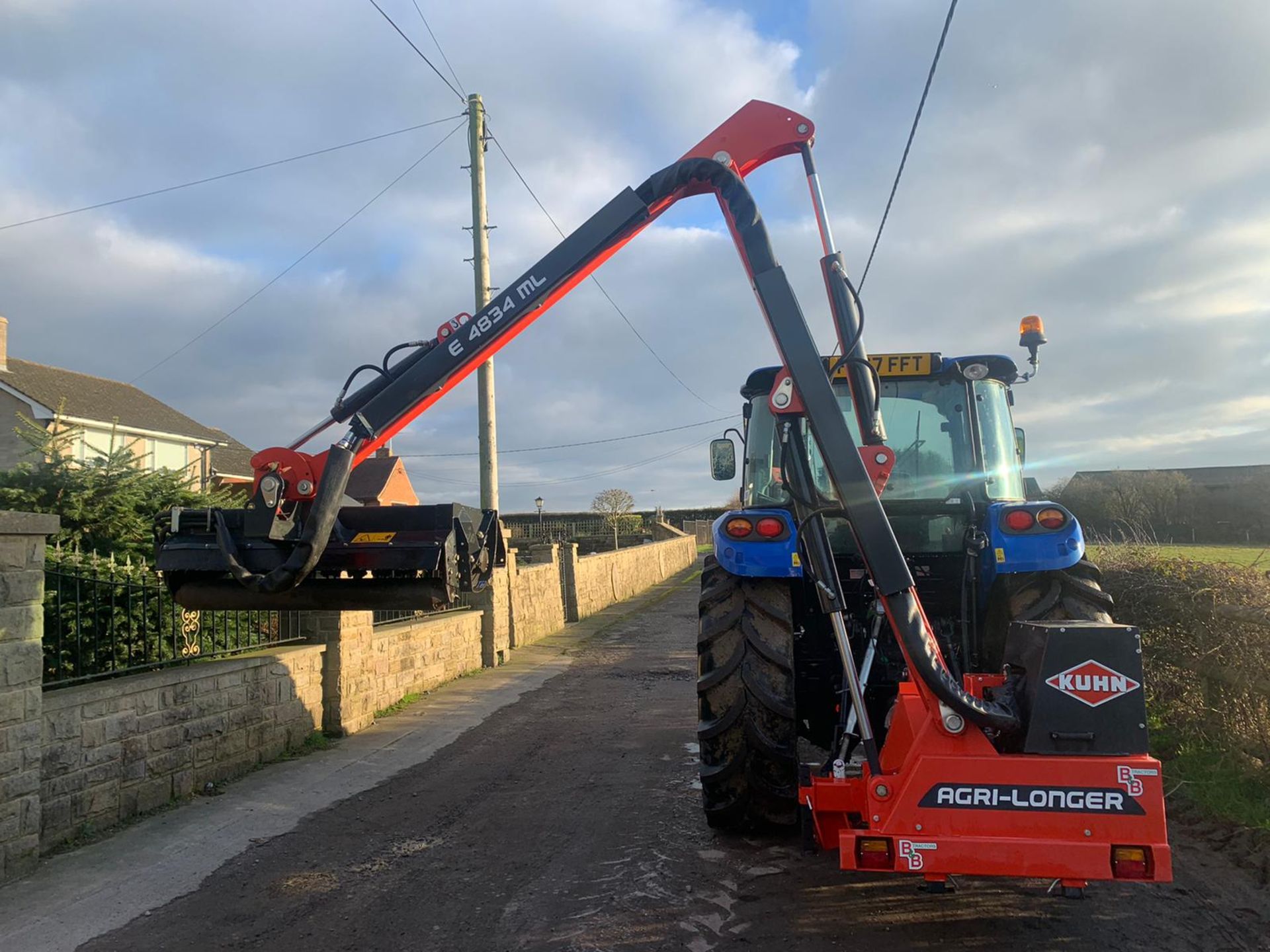 KUHN AGRI-LONGER 4834 ML HEDGECUTTER, YEAR 2017, UNLADEN WEIGHT 875 KG, WORKS & CUTS *PLUS VAT* - Image 2 of 17