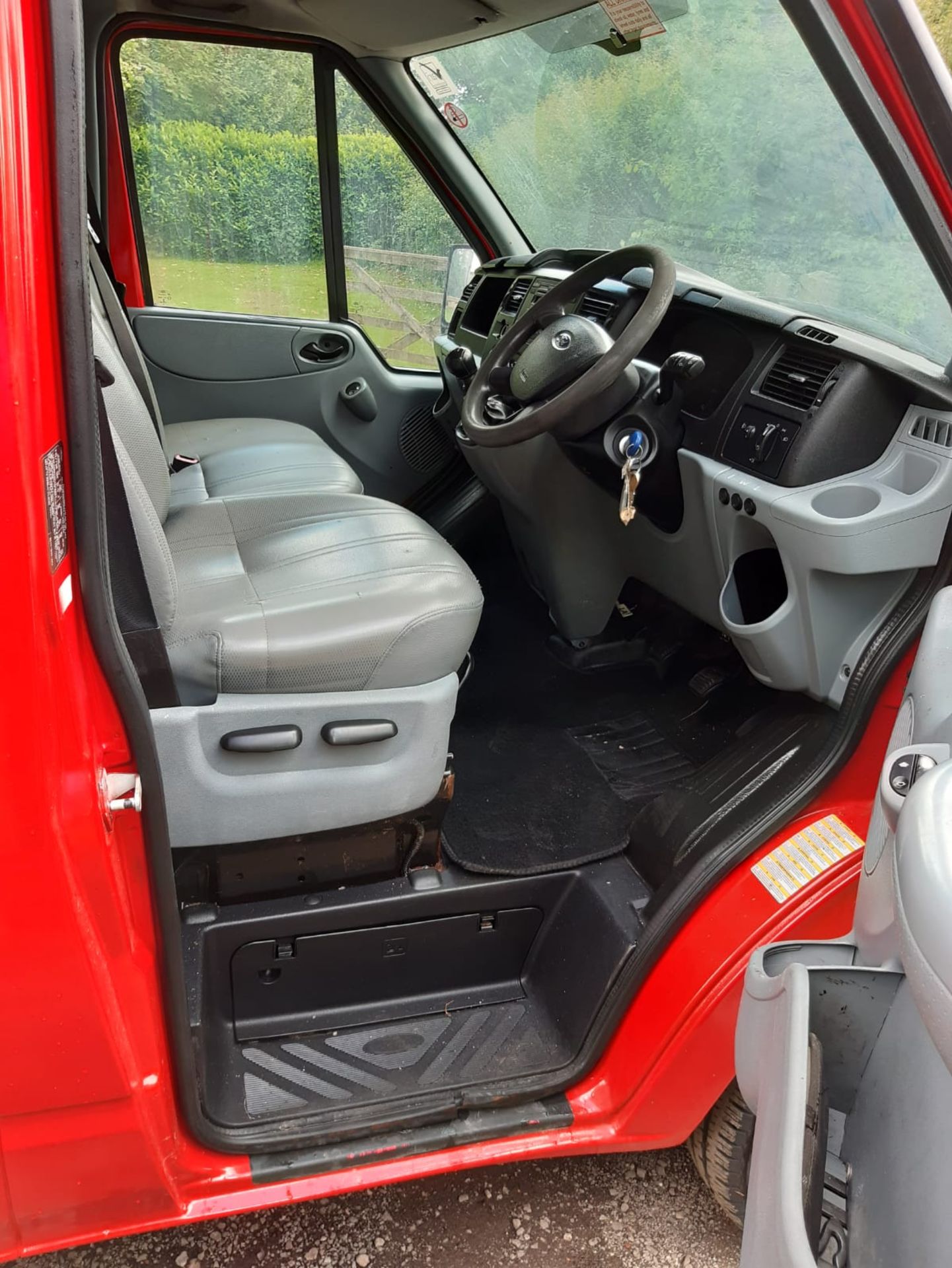 2014/14 REG FORD TRANSIT 100 T350 RWD 2.2 DIESEL RED PANEL VAN, SHOWING 0 FORMER KEEPERS *NO VAT* - Image 9 of 11