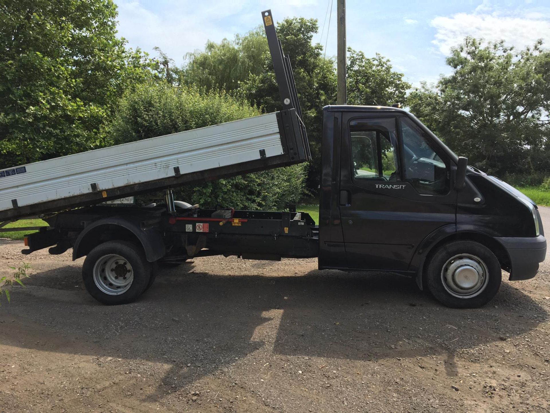 2013/63 REG FORD TRANSIT 100 T350 RWD 2.2 DIESEL DROPSIDE LORRY TIPPER, SHOWING 0 FORMER KEEPERS - Image 7 of 10