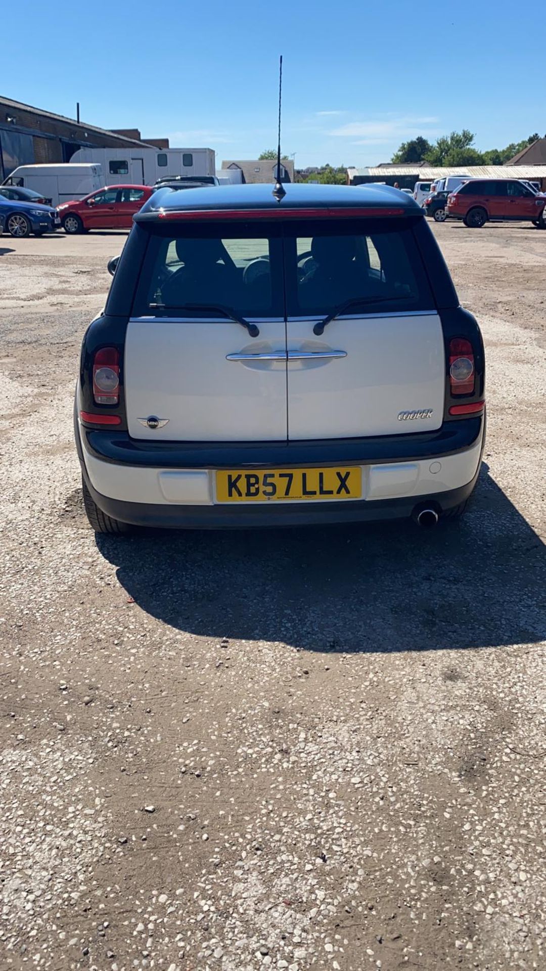 2007/57 REG MINI COOPER CLUBMAN 1.6 PETROL WHITE, SHOWING 3 FORMER KEEPERS *NO VAT* - Image 6 of 11