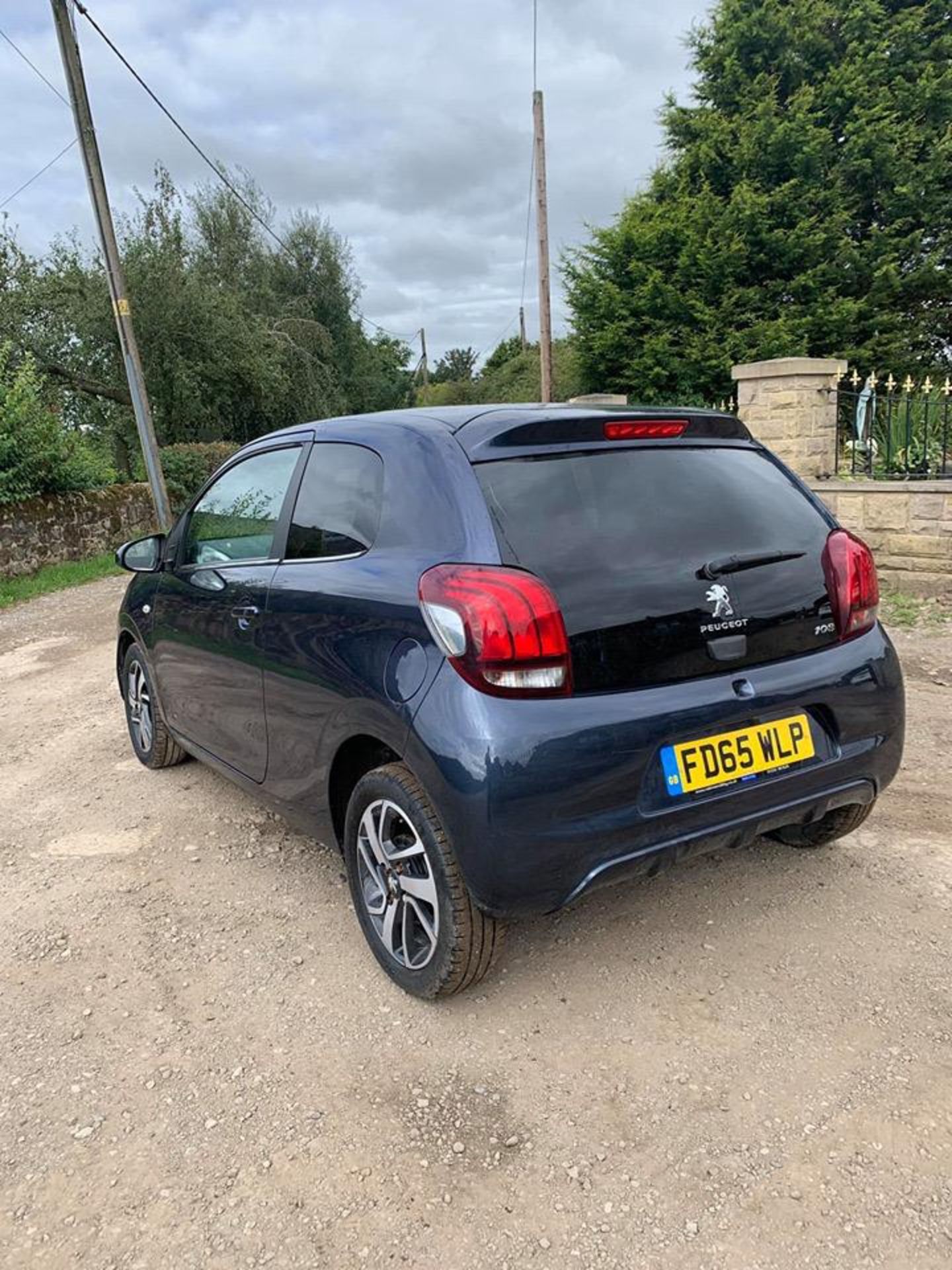 2015/65 REG PEUGEOT 108 ALLURE 1.2 PETROL 3 DOOR HATCHBACK BLUE, SHOWING 1 FORMER KEEPER *NO VAT* - Image 3 of 12