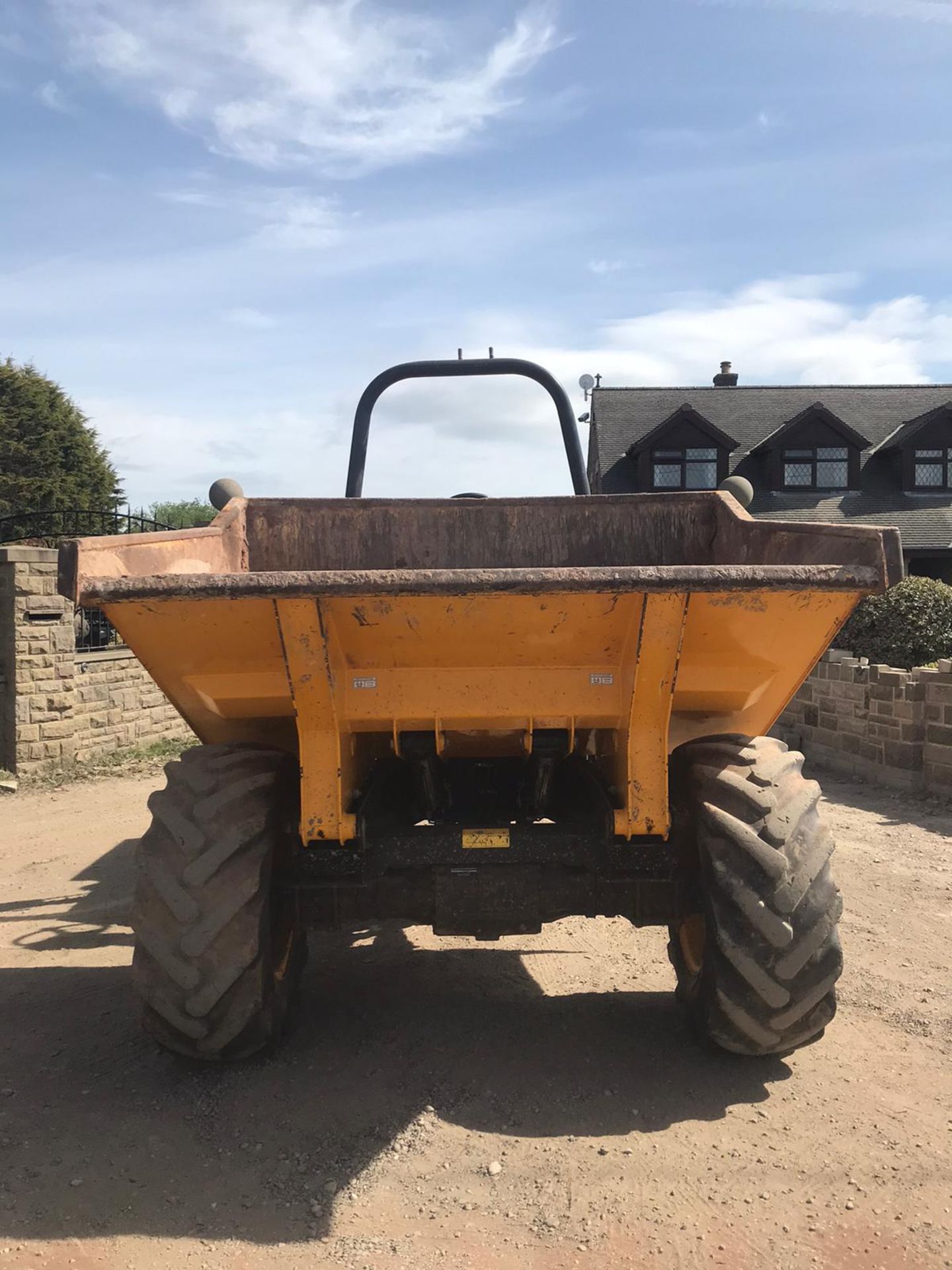 2015 JCB 6 TON DUMPER POWERSHUTTLE, SHOWING 1228 HOURS, RUNS, DRIVES, TIPS *PLUS VAT* - Image 2 of 5