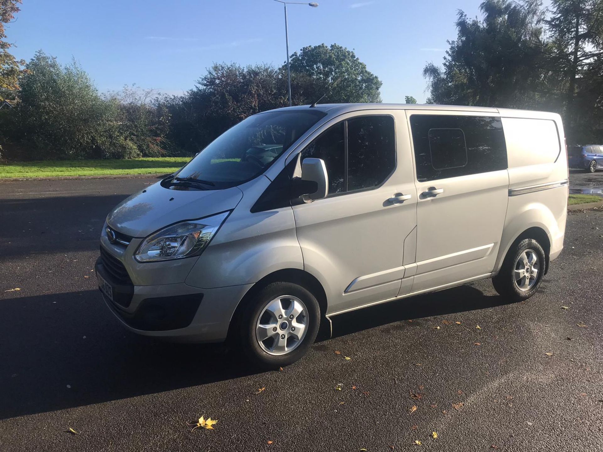 2016/66 REG FORD TRANSIT CUSTOM 290 LIMITED 2.0 DIESEL 6 SEATER PANEL VAN, SHOWING 1 FORMER KEEPER - Image 2 of 8