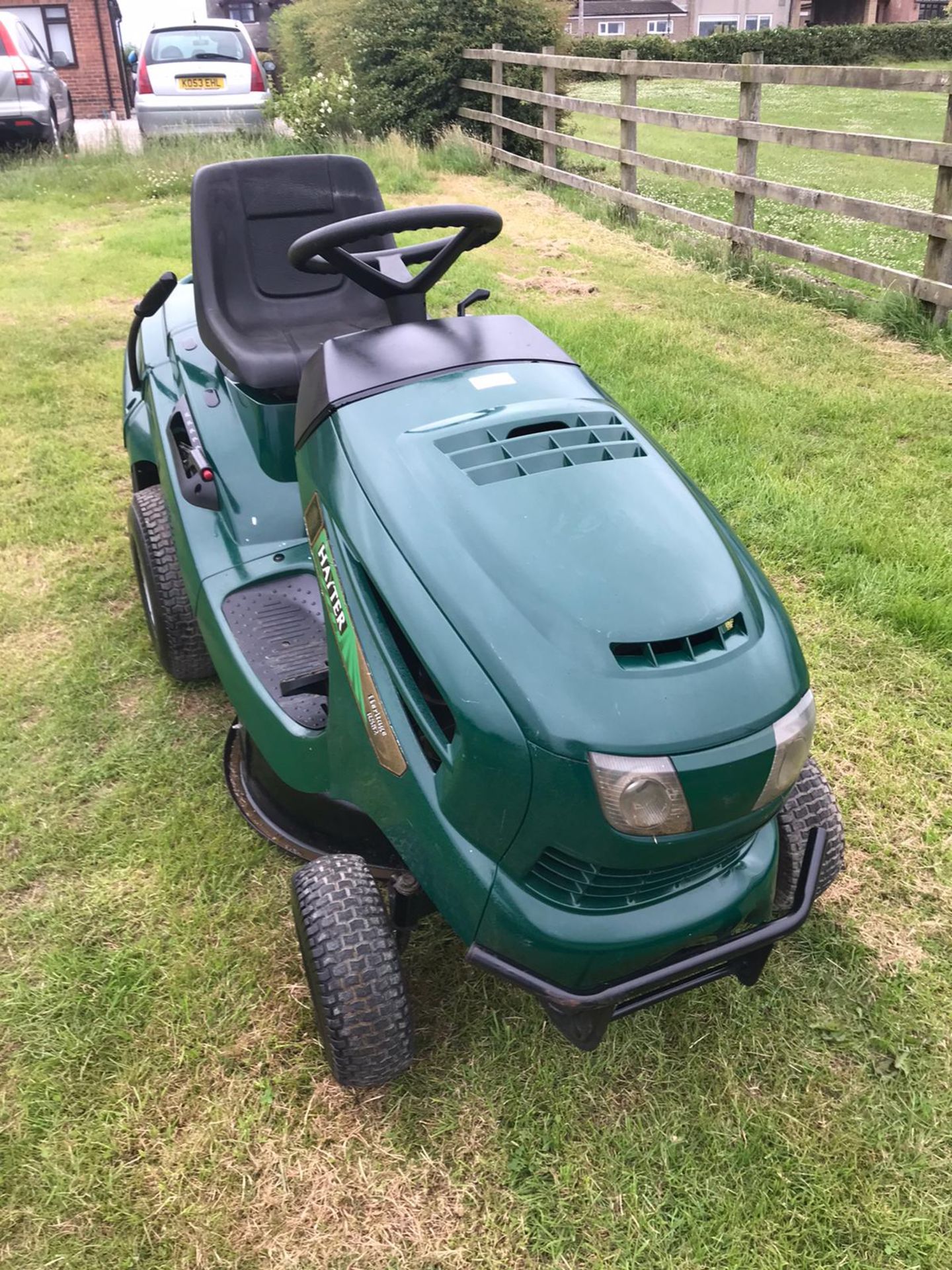 HAYTER RS82 RIDE ON LAWN MOWER, RUNS, DRIVES AND CUTS *NO VAT*