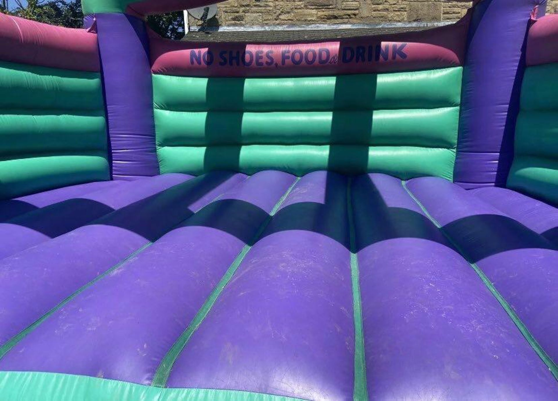 INDUSTRIAL BOUNCY CASTLE, ALL WORKS, ALL COMPLETE, 18FT X 18FT WIDE, BED IS LIKE NEW *NO VAT* - Image 5 of 6