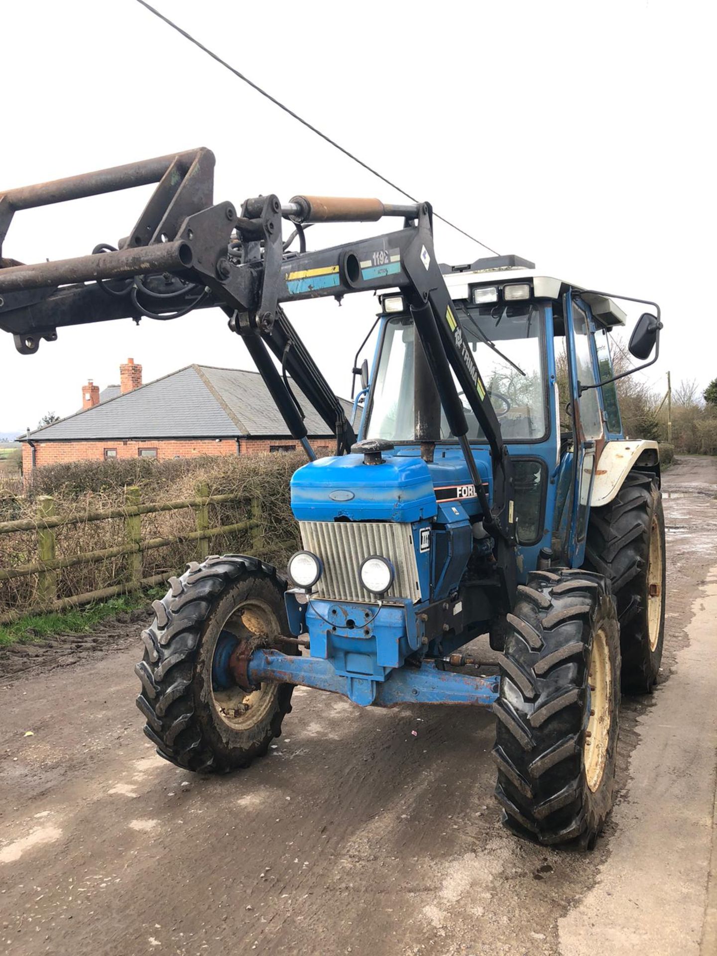 1990/G REG FORD NEW HOLLAND 7610 BLUE TRACTOR, C/W FRONT LOADER, SHOWING 1 FORMER KEEPER *PLUS VAT* - Image 2 of 8