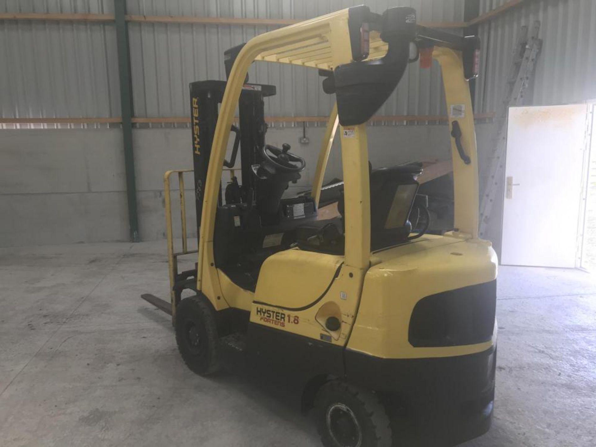 HYSTER 1.8 TON DIESEL FORKLIFT WITH SIDE SHIFT, GOOD WORKING CONDITION *PLUS VAT* - Image 4 of 8