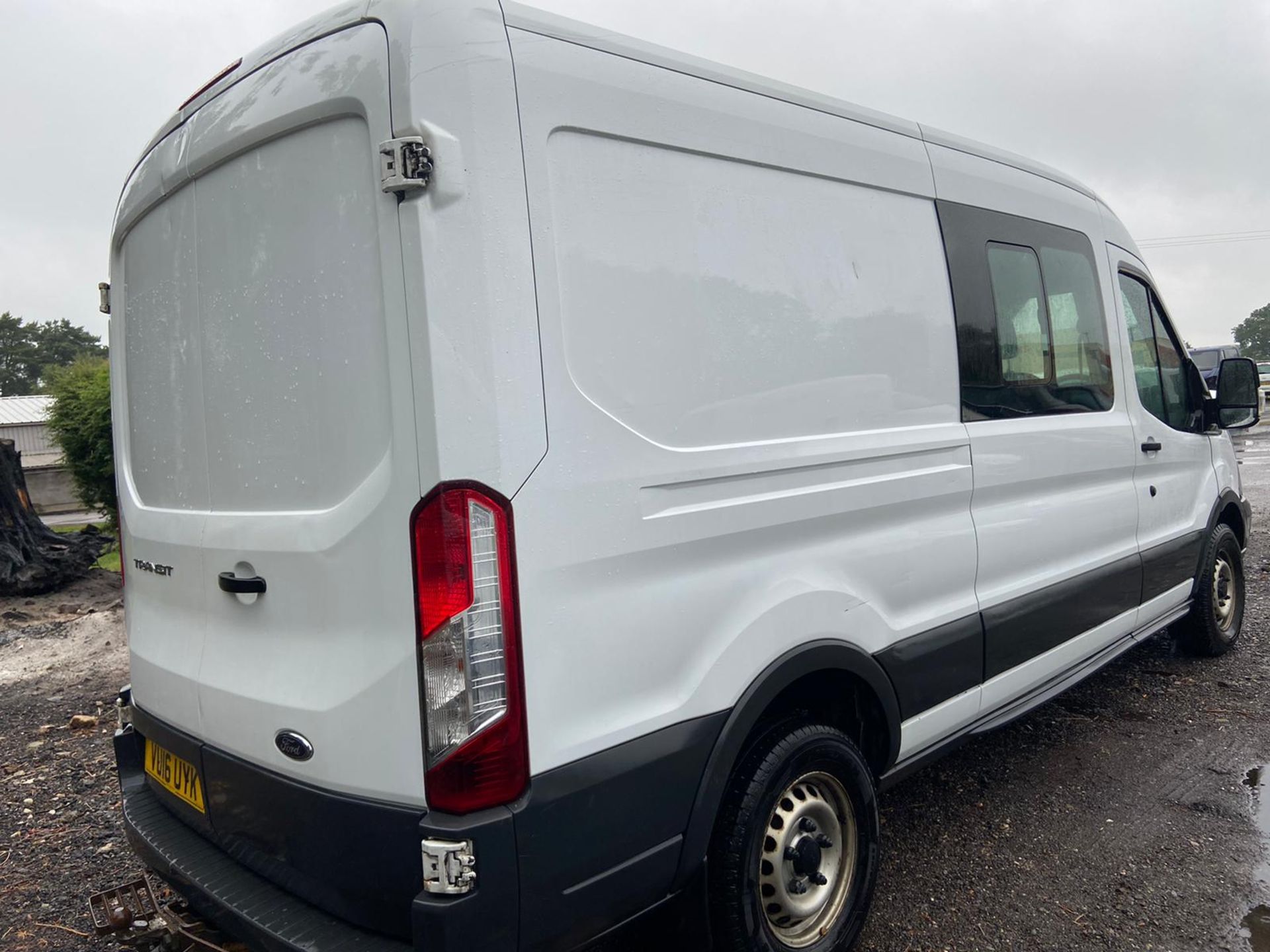 2016/16 REG FORD TRANSIT 350 ECONETIC TECH 2.2 DIESEL 7 SEATER PANEL VAN, SHOWING 0 FORMER KEEPERS - Image 6 of 11