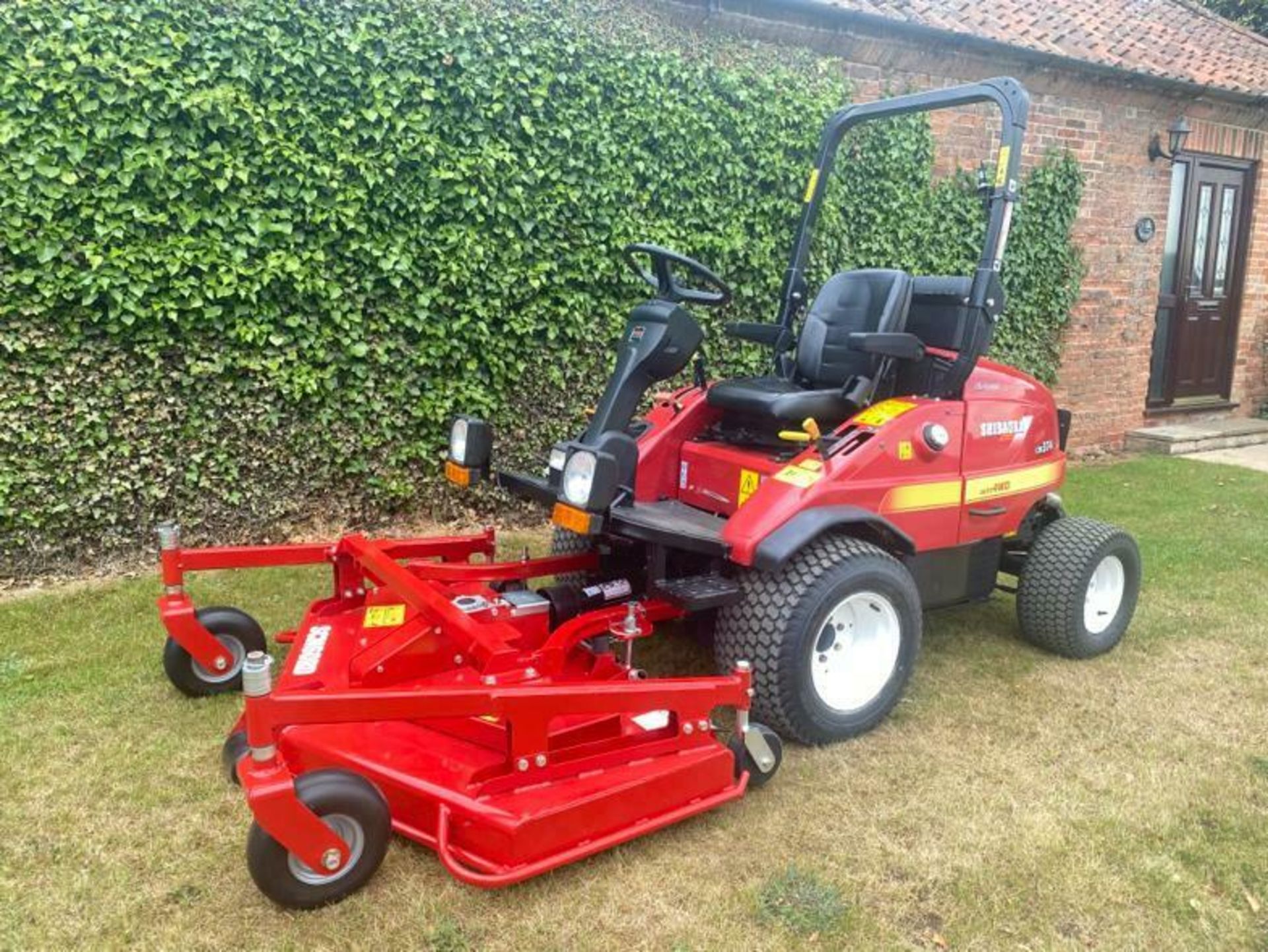 SHIBAURA CM374 UPFRONT ROTARY MOWER, 37HP, BRAND NEW 60" CUT DECK NEVER USED, DIESEL, YEAR 2014