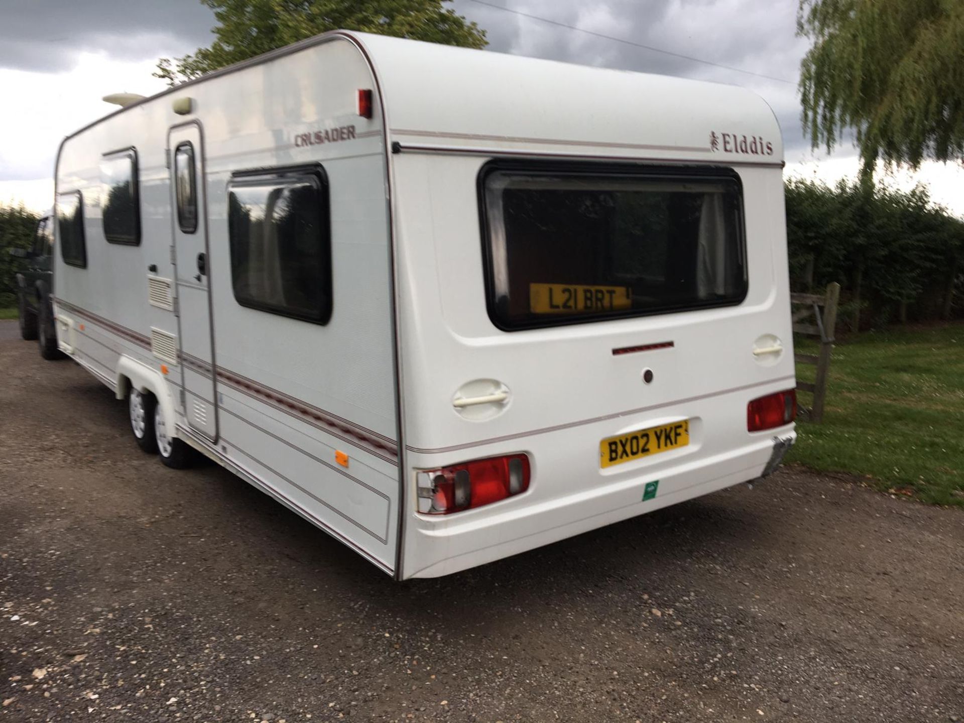 ELDDIS CRUSADER SUPER STORM TWIN AXLE TOWABLE 4 BERTH CARAVAN, AIR CON, AWNINGS, PORCH *NO VAT* - Image 3 of 16