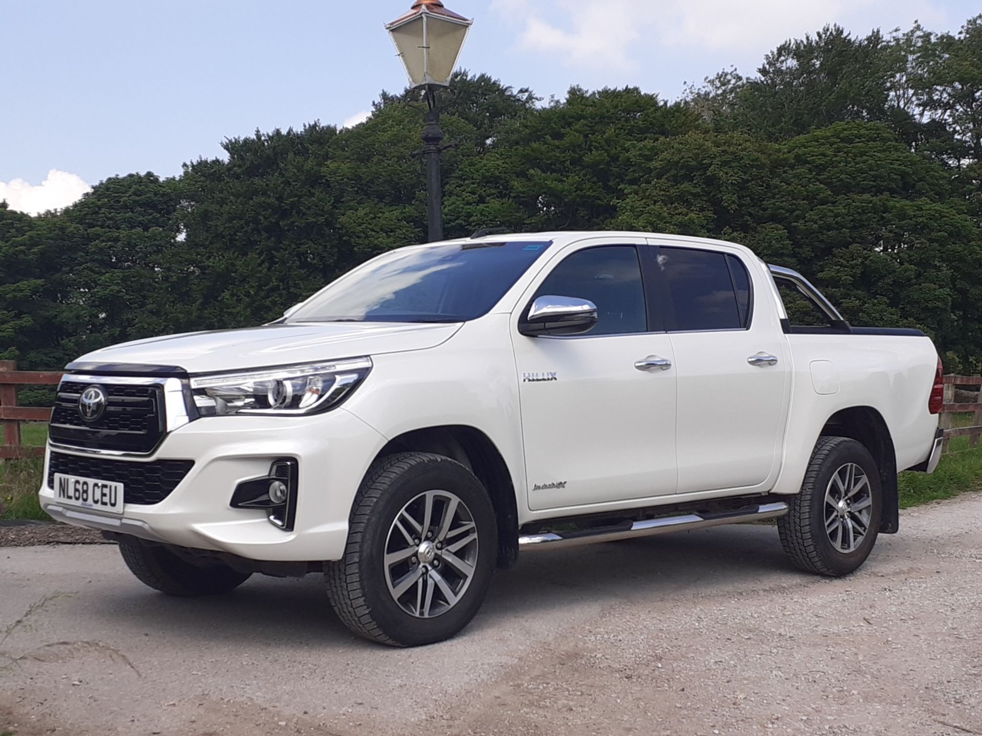 2018/68 REG TOYOTA HILUX INVINCIBLE X D-4D 4WD DOUBLE CAB PICK-UP 2.4 DIESEL PEARL METALLIC *NO VAT - Image 3 of 6