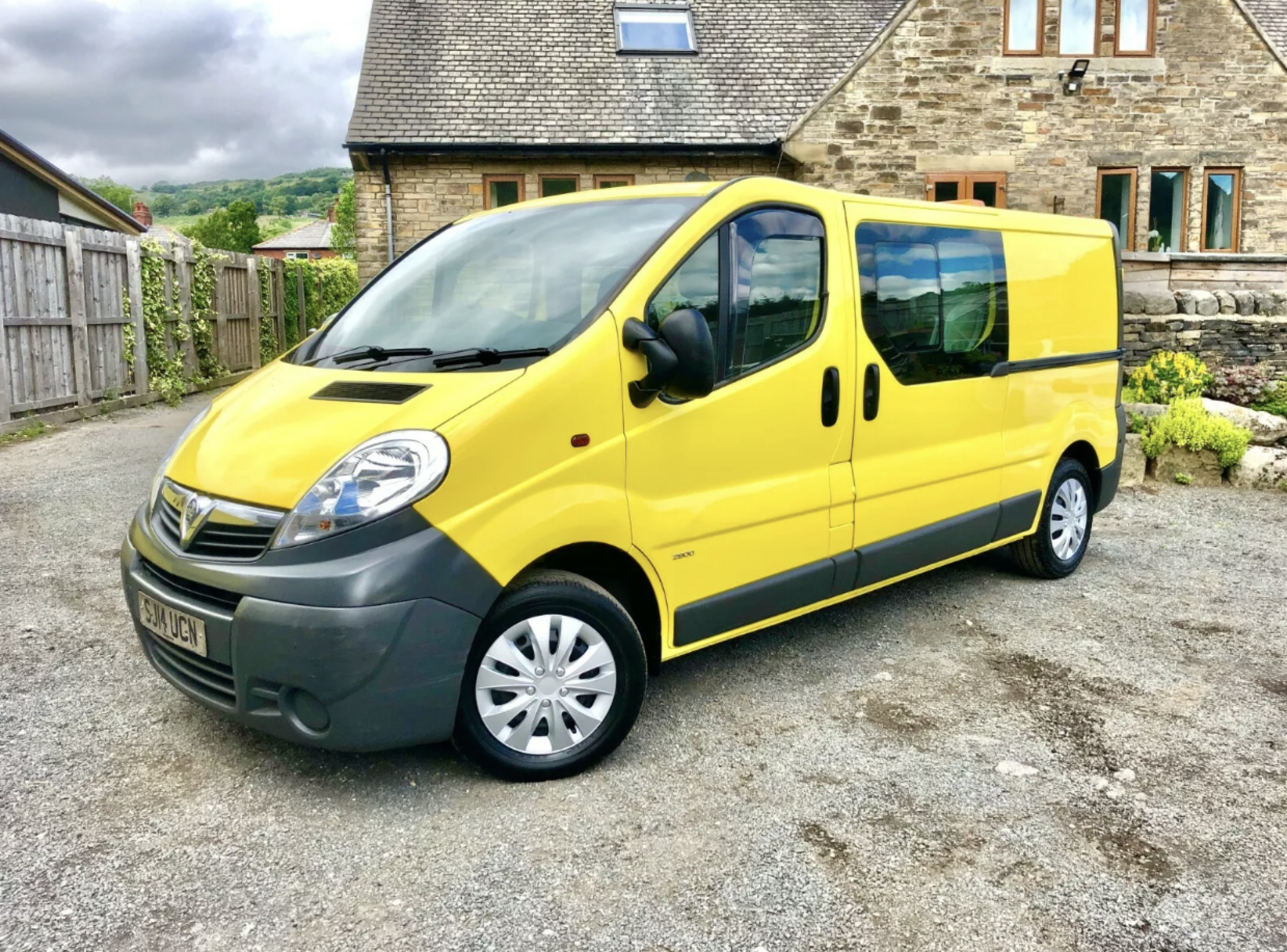 2014/14 REG VAUXHALL VIVARO 2900 CDTI LWB 2.0 DIESEL 6 SEATER YELLOW VAN, 0 FORMER KEEPERS no vat - Image 2 of 12