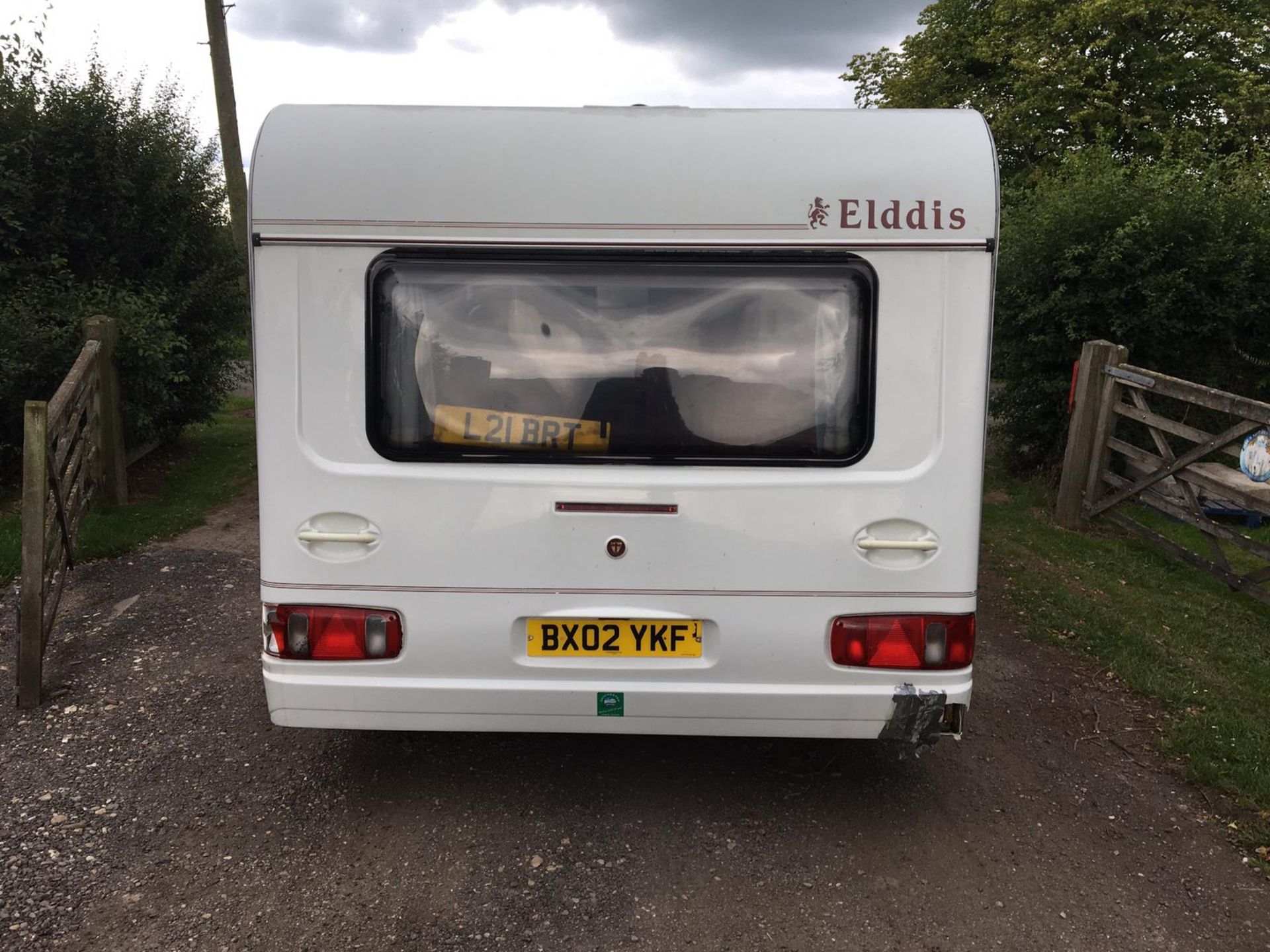 ELDDIS CRUSADER SUPER STORM TWIN AXLE TOWABLE 4 BERTH CARAVAN, AIR CON, AWNINGS, PORCH *NO VAT* - Image 5 of 16