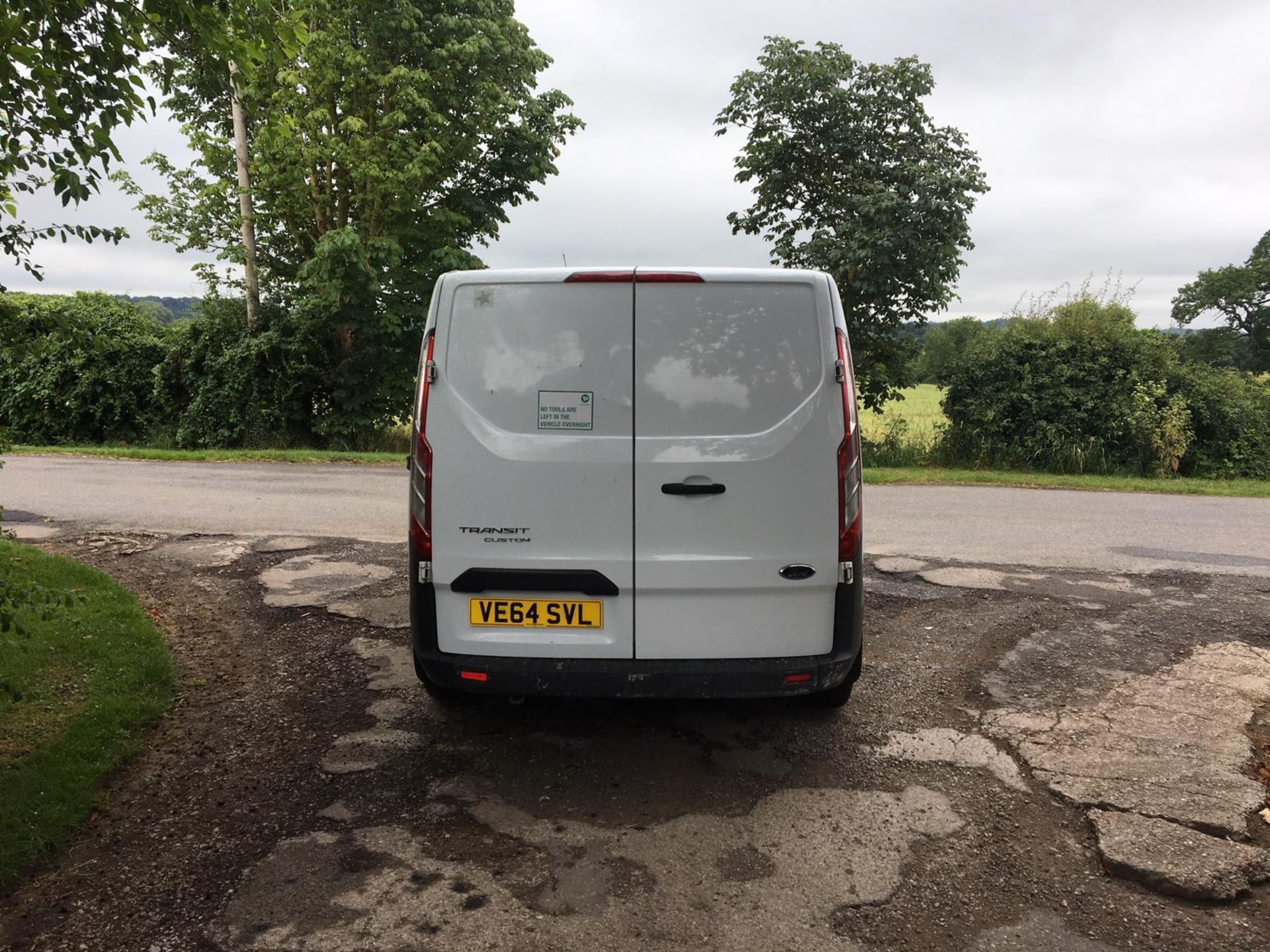 2014/64 REG FORD TRANSIT CUSTOM 270 2.2 DIESEL WHITE PANEL VAN, SHOWING 0 FORMER KEEPERS *PLUS VAT* - Image 5 of 11