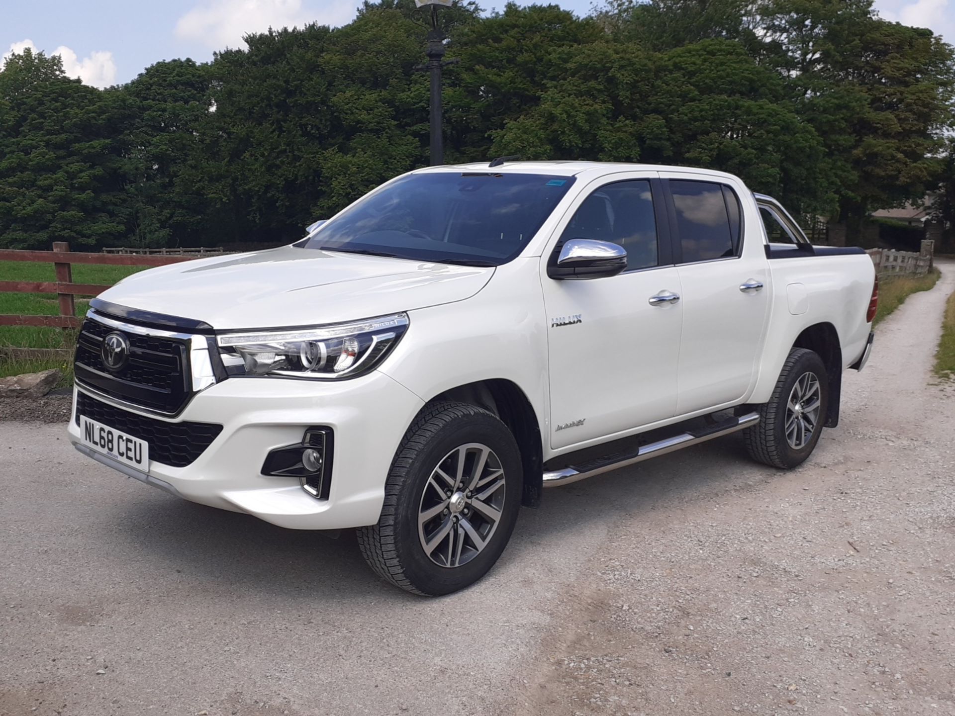 2018/68 REG TOYOTA HILUX INVINCIBLE X D-4D 4WD DOUBLE CAB PICK-UP 2.4 DIESEL PEARL METALLIC *NO VAT - Image 2 of 6