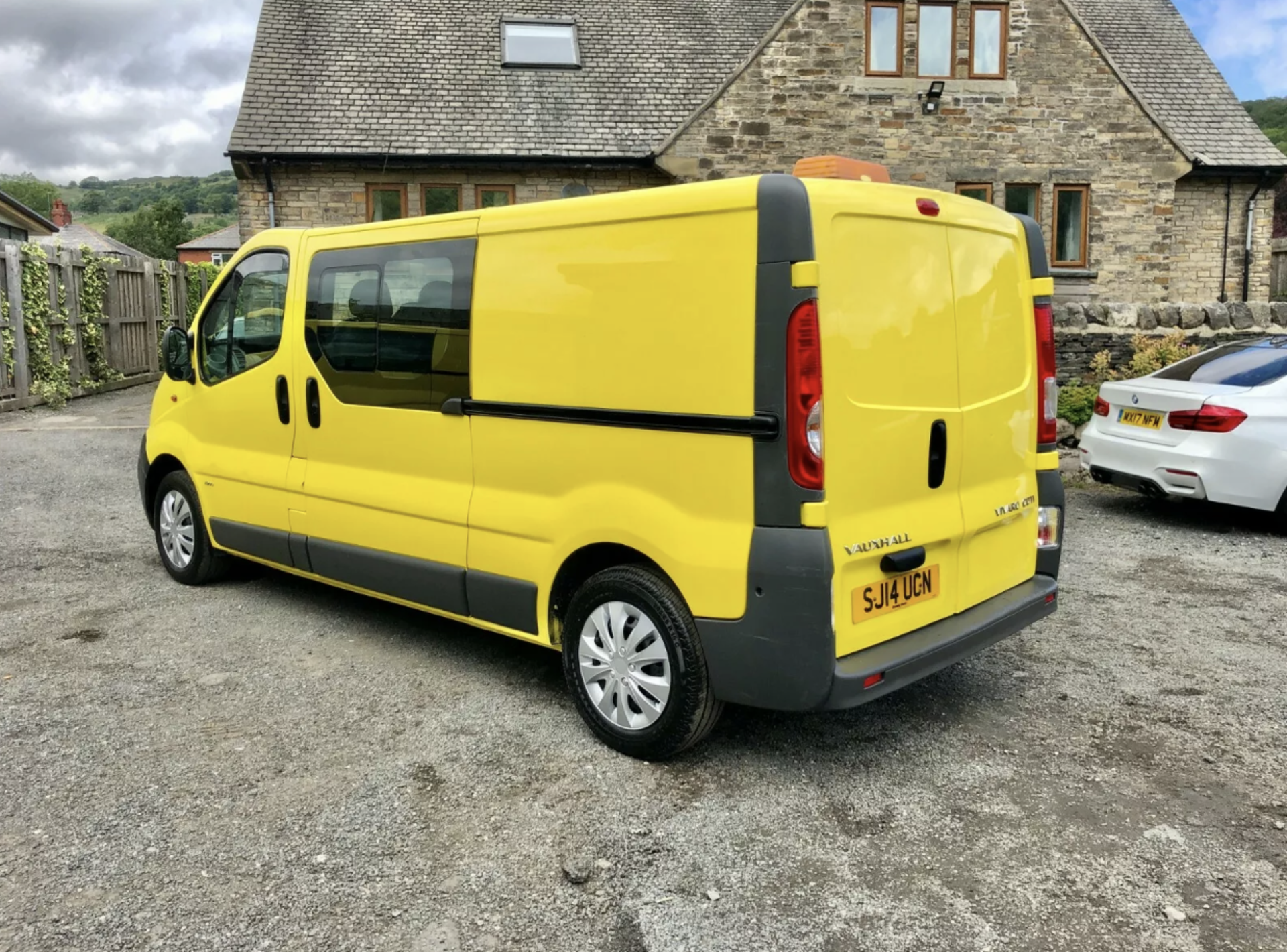 2014/14 REG VAUXHALL VIVARO 2900 CDTI LWB 2.0 DIESEL 6 SEATER YELLOW VAN, 0 FORMER KEEPERS no vat - Image 4 of 12