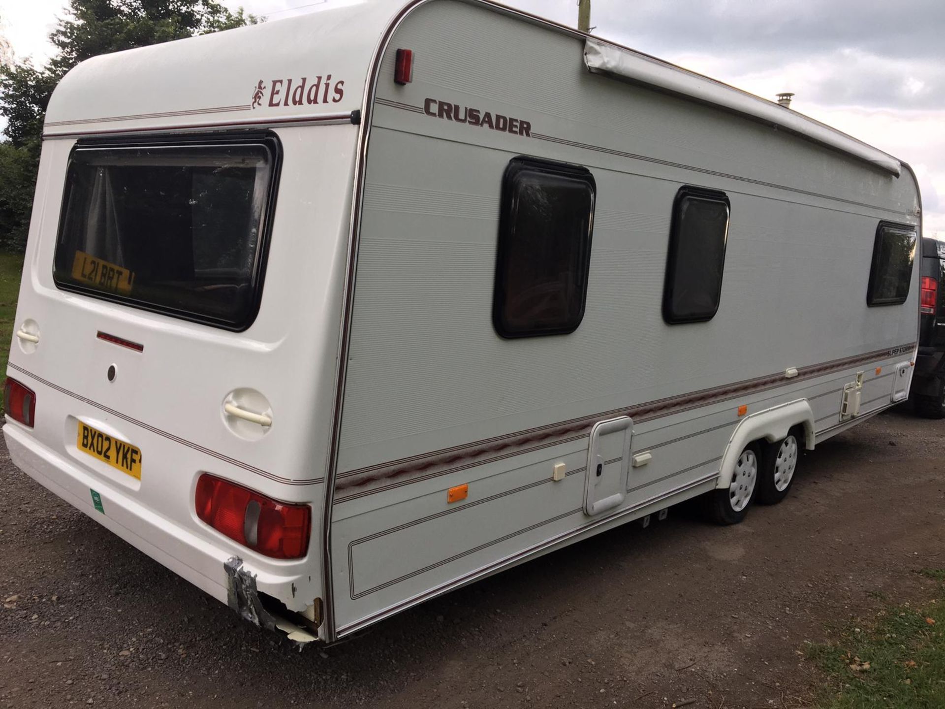 ELDDIS CRUSADER SUPER STORM TWIN AXLE TOWABLE 4 BERTH CARAVAN, AIR CON, AWNINGS, PORCH *NO VAT* - Image 4 of 16