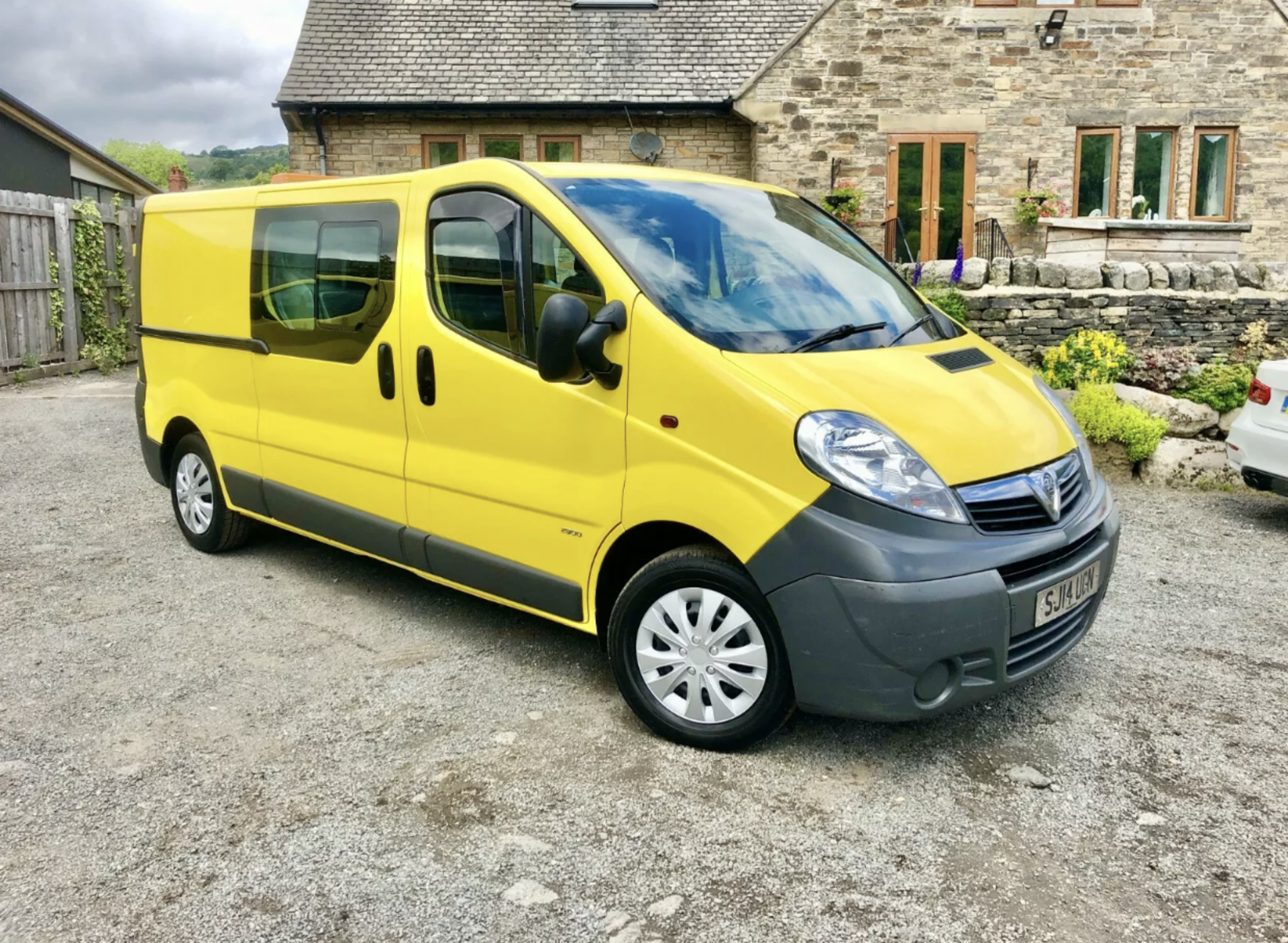 2014/14 REG VAUXHALL VIVARO 2900 CDTI LWB 2.0 DIESEL 6 SEATER YELLOW VAN, 0 FORMER KEEPERS no vat