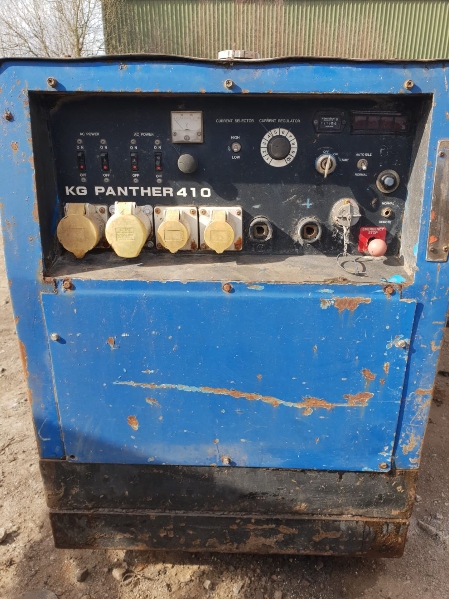 3-CYLINDER DIESEL GENERATOR WELDER 110V SOCKETS, 300 AMP WELDER FULL WORKING ORDER *PLUS VAT* - Image 3 of 6