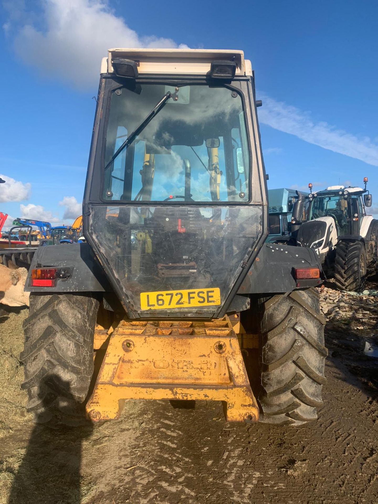 FORD NEW HOLLAND 655 TURBO DIESEL TRACTOR FULL GLASS CAB, C/W LOADER, YEAR 1994 *PLUS VAT* - Image 6 of 11