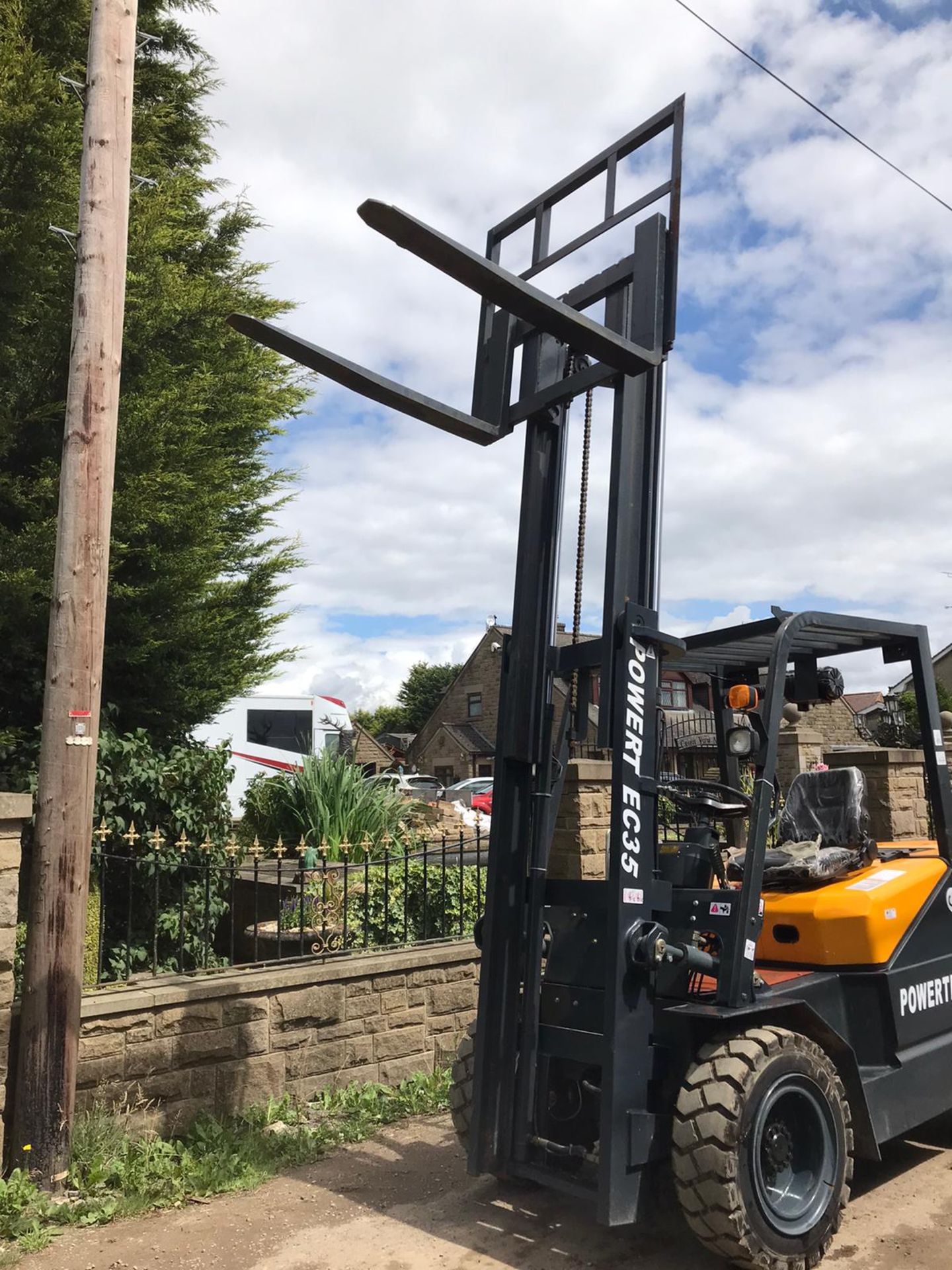 BRAND NEW UNUSED POWERTEC FORKLIFT, RUNS, DRIVES AND LIFTS *PLUS VAT*