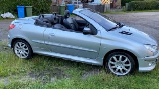 2006/55 REG PEUGEOT 206 2.0 PETROL SILVER CONVERTIBLE. SHOWING 2 FORMER KEEPERS *NO VAT*
