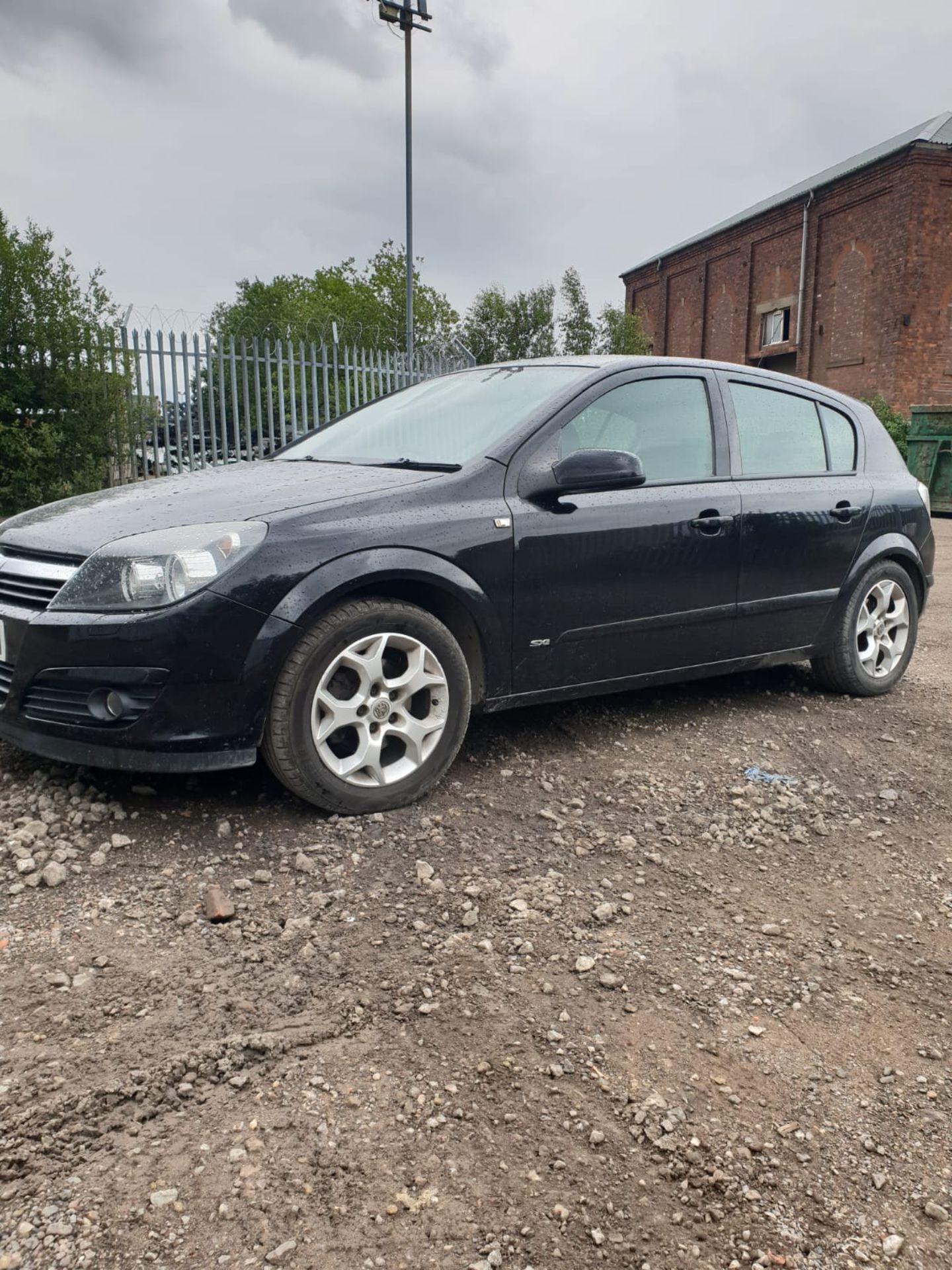 2005/05 REG VAUXHALL ASTRA SXI TWINPORT 1.6 PETROL BLACK 5 DOOR HATCHBACK *NO VAT* - Image 4 of 12