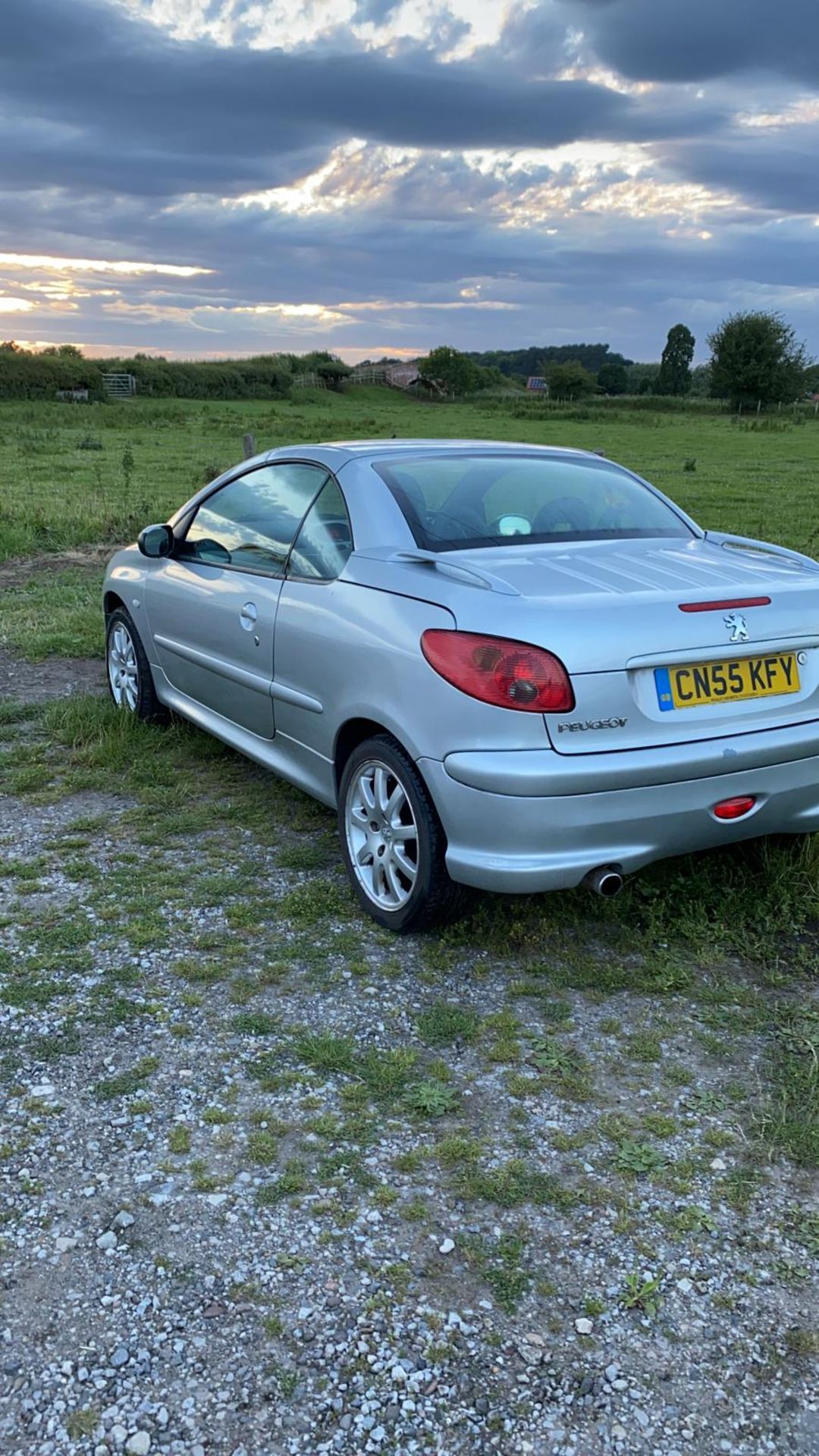 2006/55 REG PEUGEOT 206 2.0 PETROL SILVER CONVERTIBLE. SHOWING 2 FORMER KEEPERS *NO VAT* - Image 7 of 13