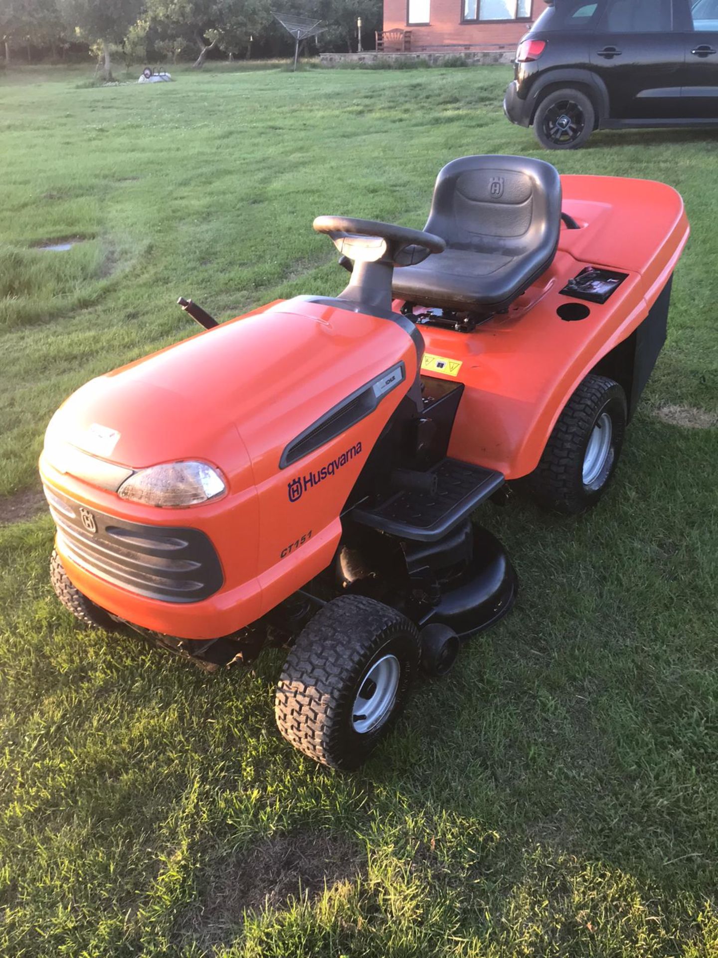 HUSQVARNA CT151 RIDE ON LAWN MOWER, GOOD CONDITION, RUNS, DRIVES AND CUTS *NO VAT* - Image 2 of 6