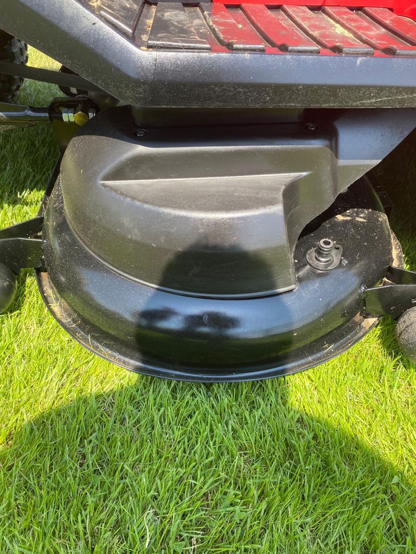 MOUNTFIELD 2040H RIDE ON LAWN MOWER WITH COLLECTOR, 315 HOURS, RUNS, DRIVES & CUTS *NO VAT* - Image 8 of 8