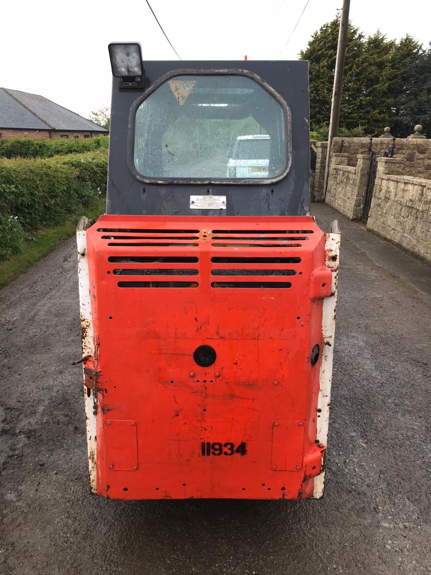 2015 BOBCAT S70 SKID STEER LOADER, 1960 HOURS, 4 IN 1 BUCKET, RUNS, DRIVES AND LIFTS *PLUS VAT* - Image 3 of 5