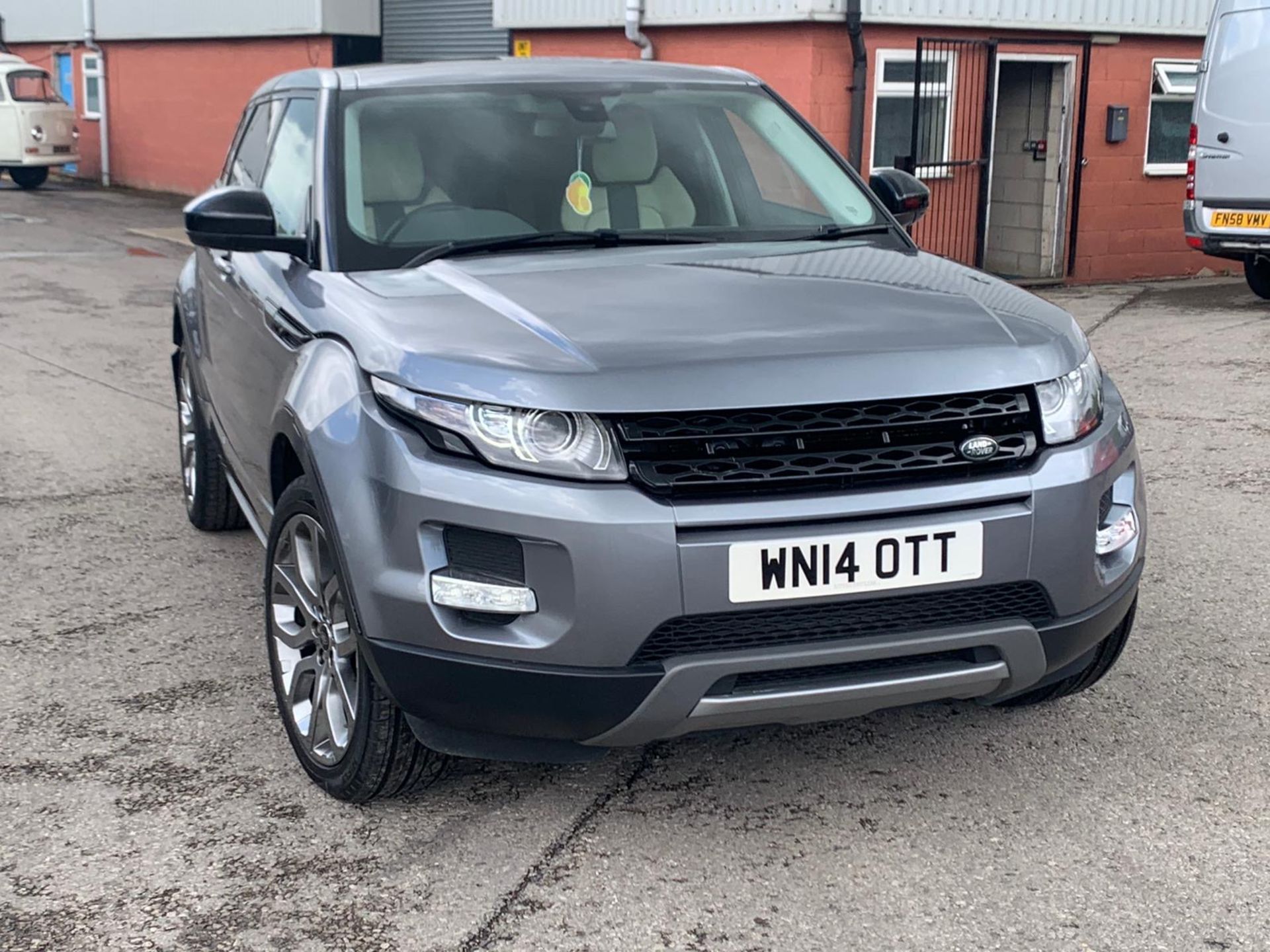2014/14 REG LAND ROVER RANGE ROVER EVOQUE DYNAMIC S 2.2 DIESEL GREY, SHOWING 2 FORMER KEEPERS