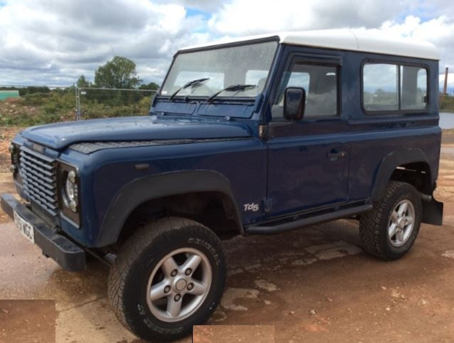 2001/51 REG LAND ROVER DEFENDER 90 HARD-TOP TD5 2.5 DIESEL BLUE LIGHT 4X4 UTILITY 120 BHP *NO VAT* - Image 2 of 10