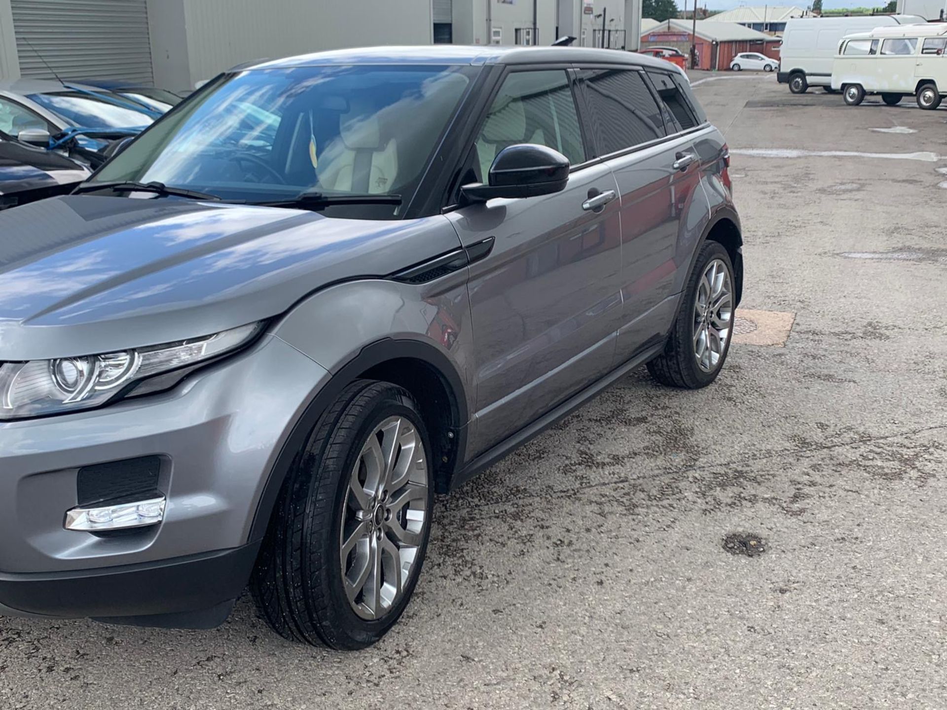 2014/14 REG LAND ROVER RANGE ROVER EVOQUE DYNAMIC S 2.2 DIESEL GREY, SHOWING 2 FORMER KEEPERS - Image 3 of 13