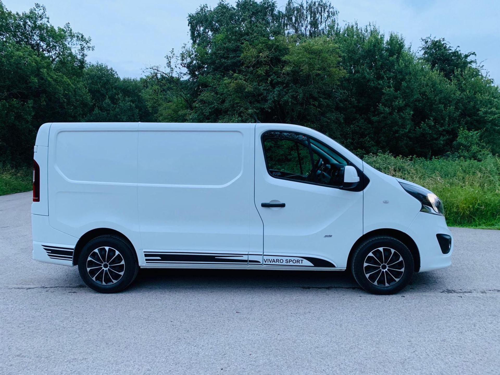 2018/18 REG VAUXHALL VIVARO L1H1 2700 SPORTIVE CDTI 1.6 PANEL VAN 120 BHP, SHOWING 0 FORMER KEEPERS - Image 7 of 21