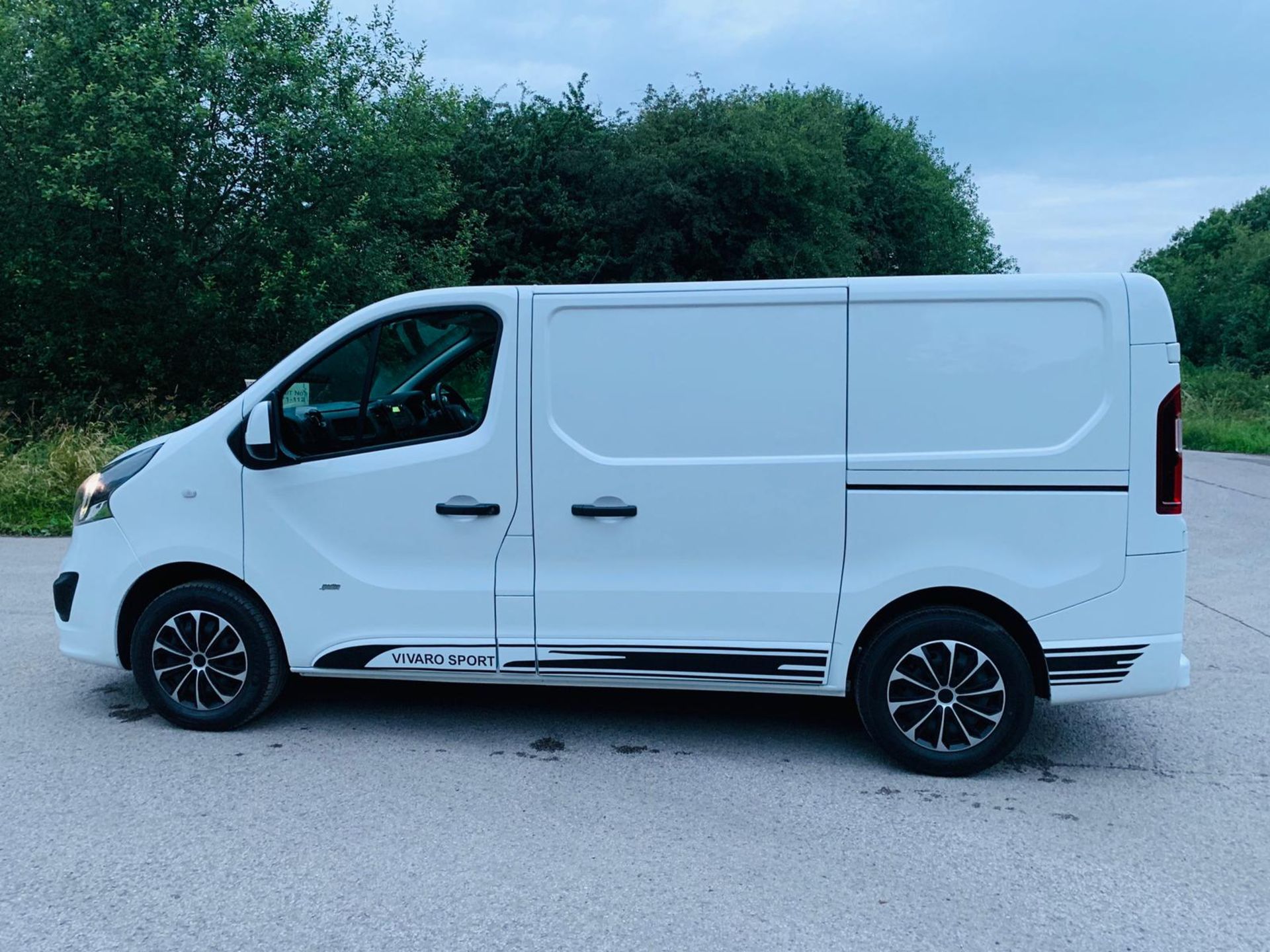 2018/18 REG VAUXHALL VIVARO L1H1 2700 SPORTIVE CDTI 1.6 PANEL VAN 120 BHP, SHOWING 0 FORMER KEEPERS - Image 4 of 21