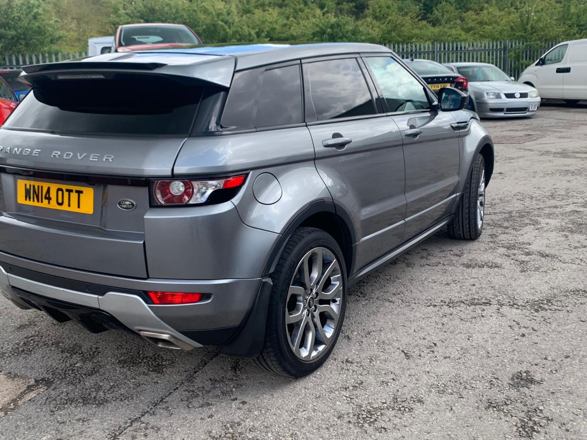 2014/14 REG LAND ROVER RANGE ROVER EVOQUE DYNAMIC S 2.2 DIESEL GREY, SHOWING 2 FORMER KEEPERS - Image 6 of 13