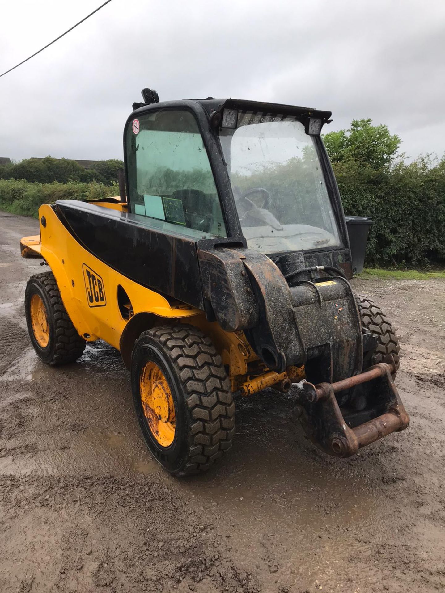 2005 JCB 520-50 RUNS, DRIVES AND LIFTS, SHOWING 5550 HOURS *PLUS VAT*