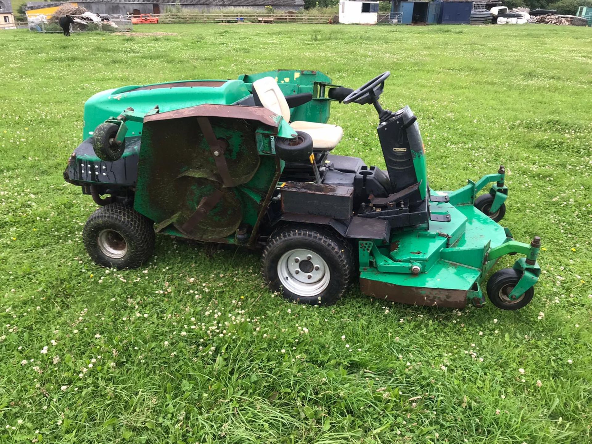 RANSOMES HR6010 BATWING RIDE ON LAWN MOWER, YEAR 2007, ONLY DONE 3431 HOURS *NO VAT* - Image 2 of 13