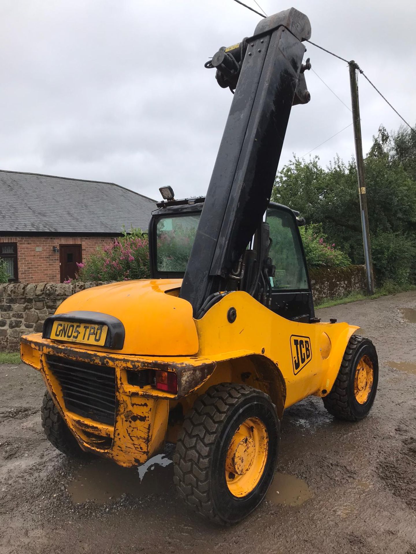 2005 JCB 520-50 RUNS, DRIVES AND LIFTS, SHOWING 5550 HOURS *PLUS VAT* - Image 4 of 6
