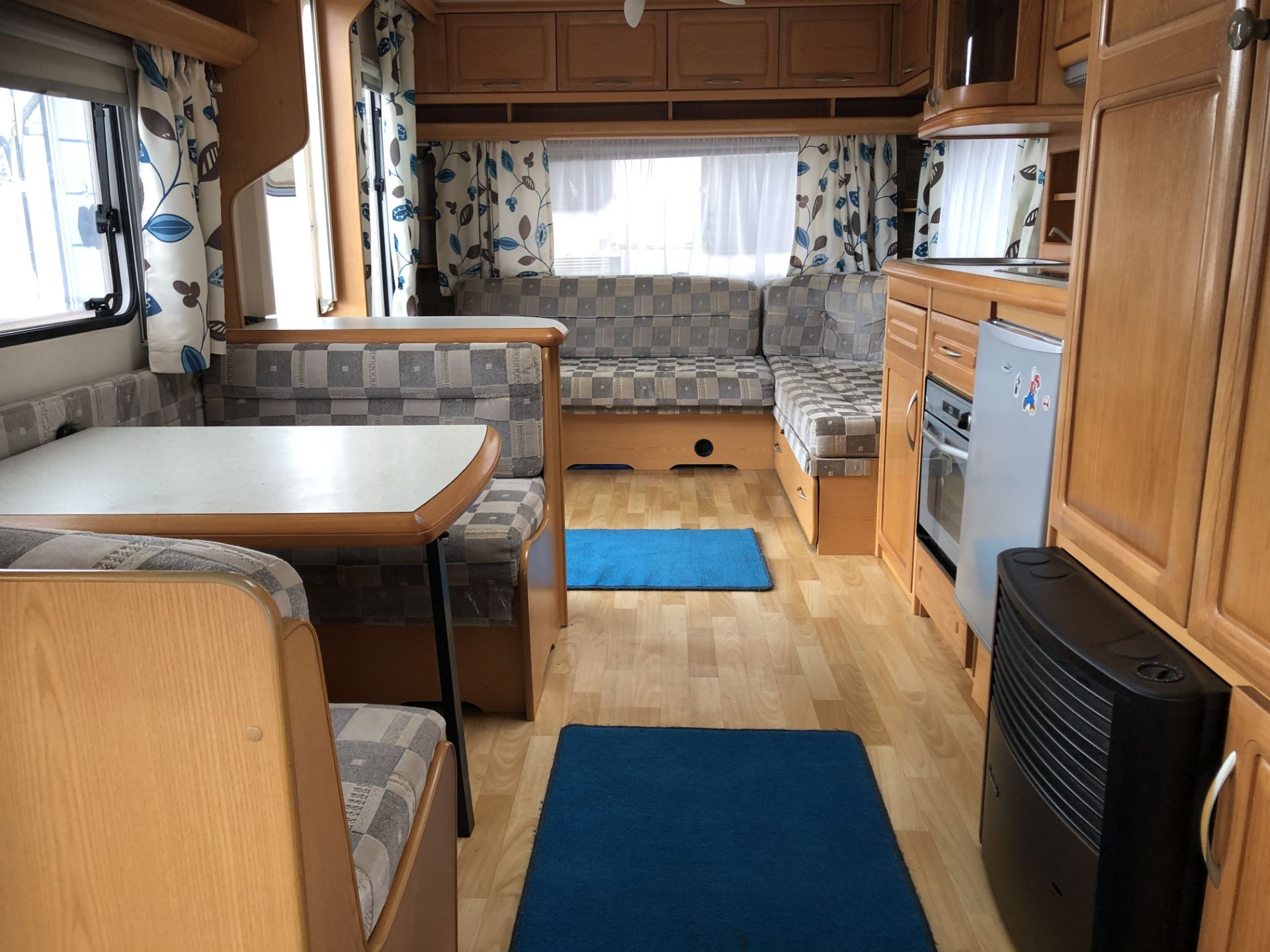 HOBBY 2002 PRESTIGE SILVERLINE TWIN AXLE CARAVAN, YEAR 2002, 4 BERTH *NO VAT* - Image 22 of 26