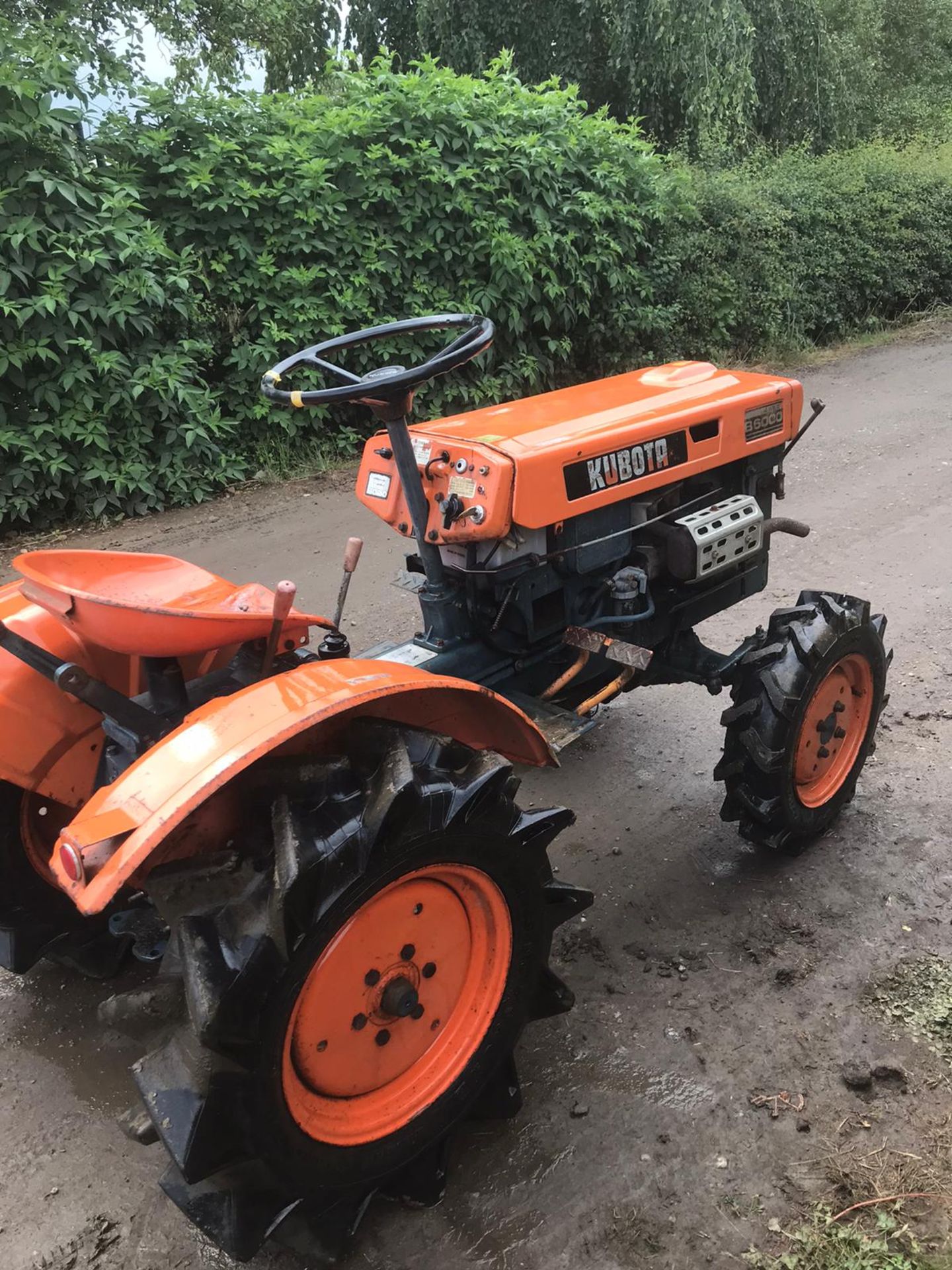 KUBOTA B6000 DIESEL COMPACT TRACTOR, RUNS AND WORKS *PLUS VAT* - Image 4 of 4