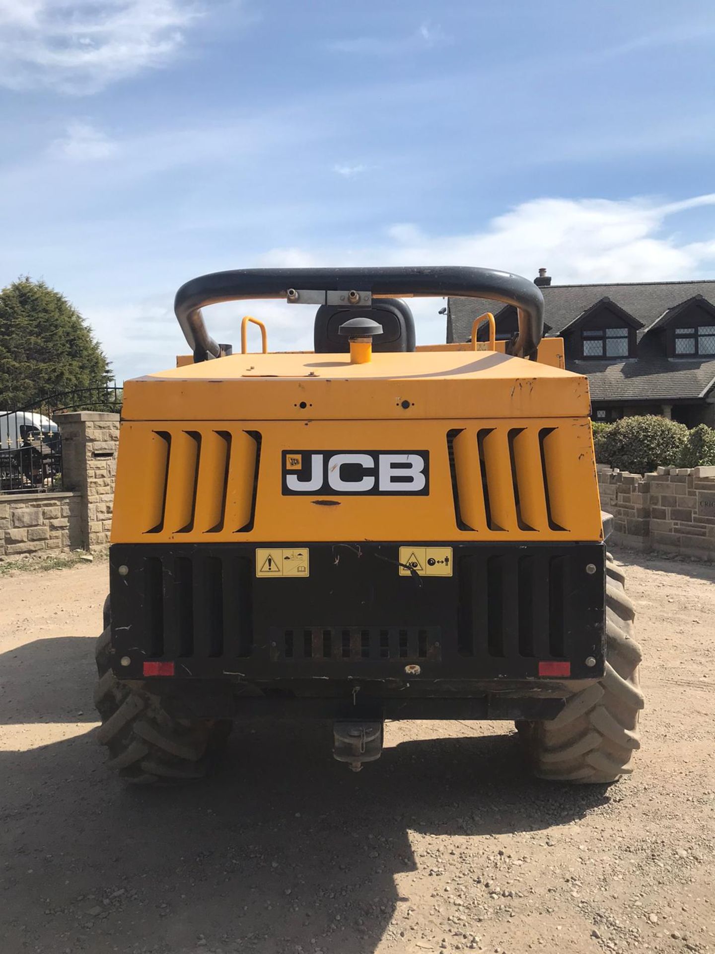 2015 JCB 6 TON DUMPER POWERSHUTTLE, SHOWING 1228 HOURS, RUNS, DRIVES, TIPS *PLUS VAT* - Image 3 of 5